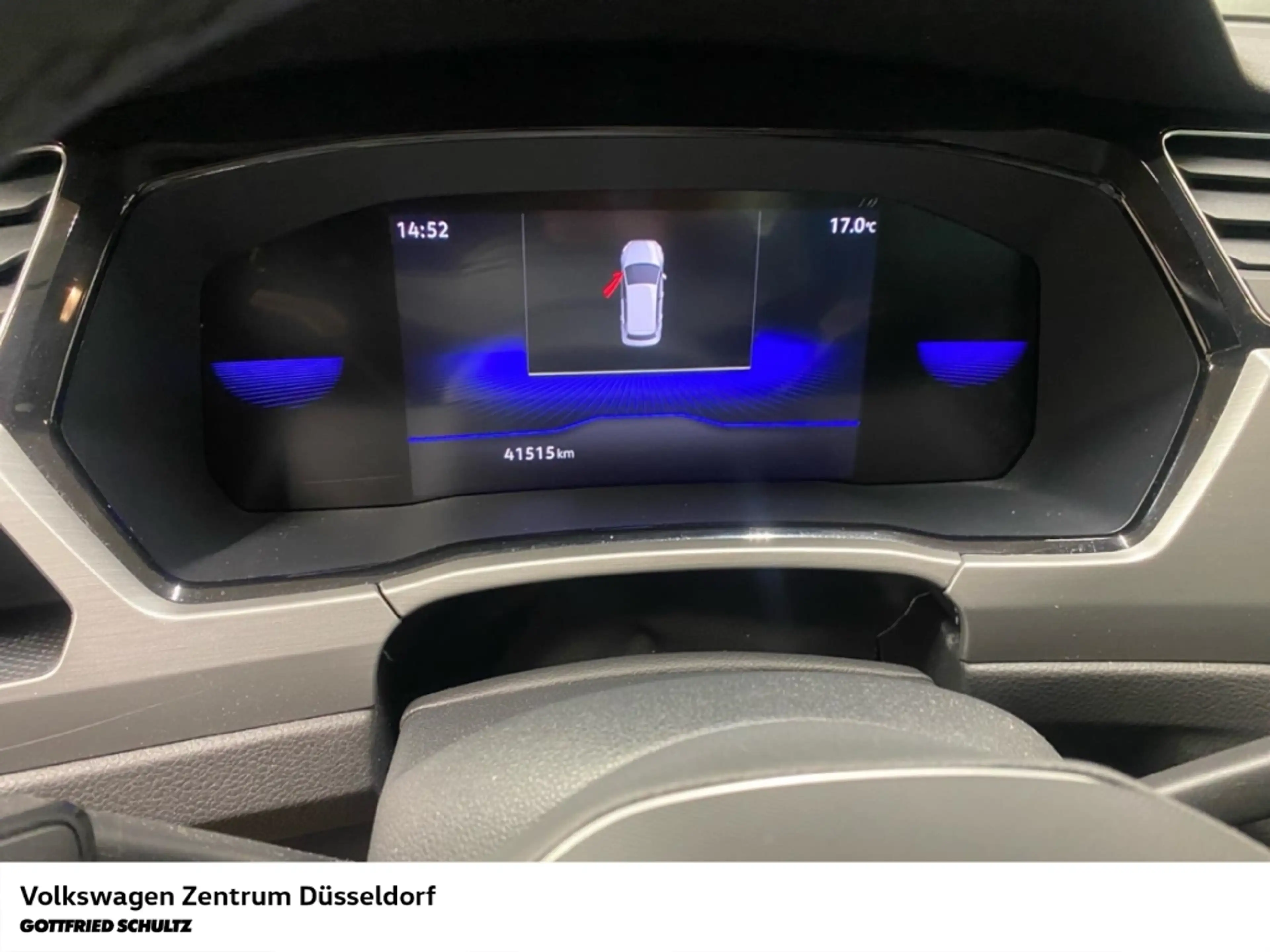 Volkswagen Touran Comfortline 2.0 TDI DSG Navi Parkhilfe ACC Sitzhei — photo 9
