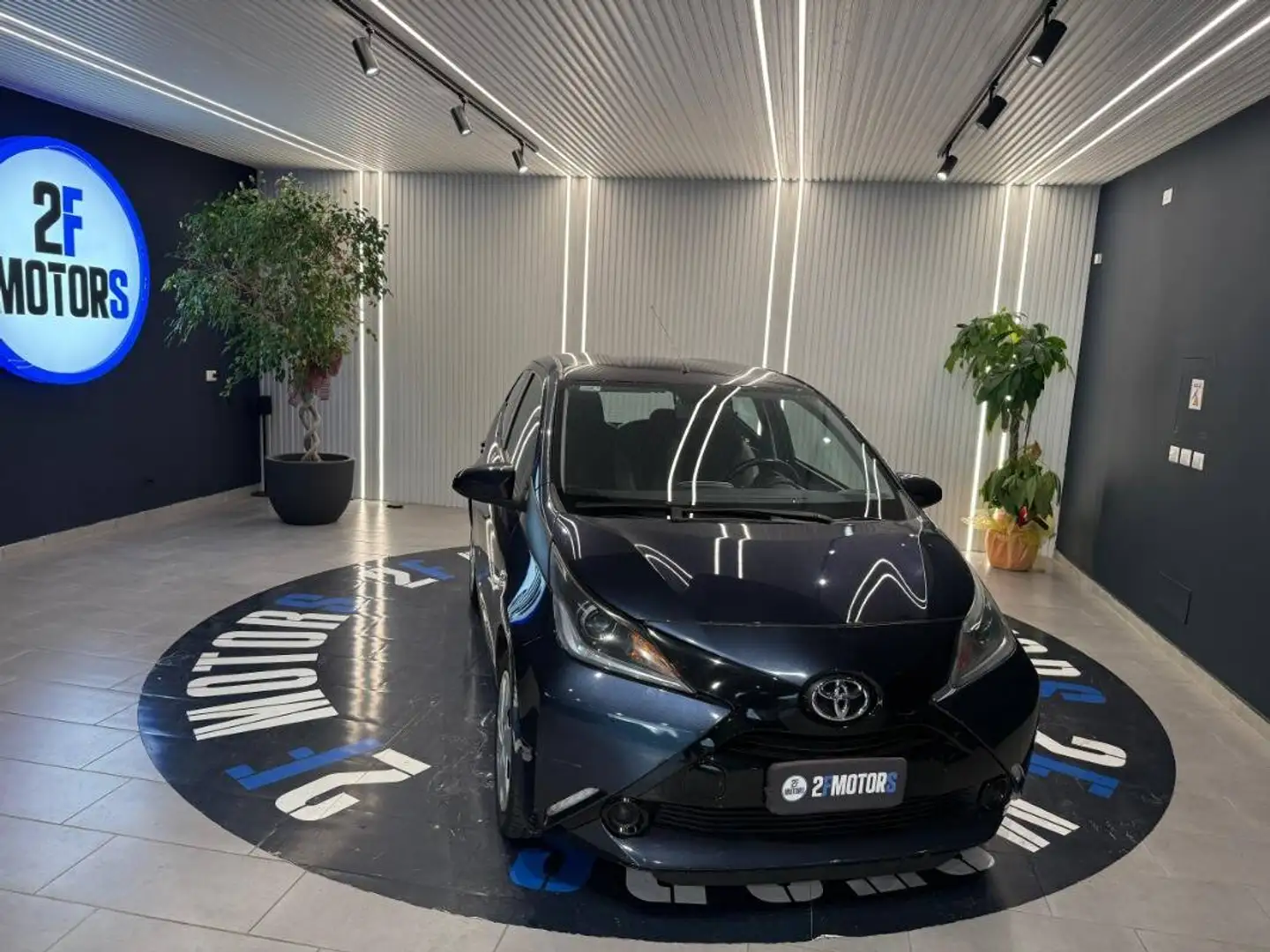 Toyota Aygo 1.0 x-cite 5p my15 Blau - 1