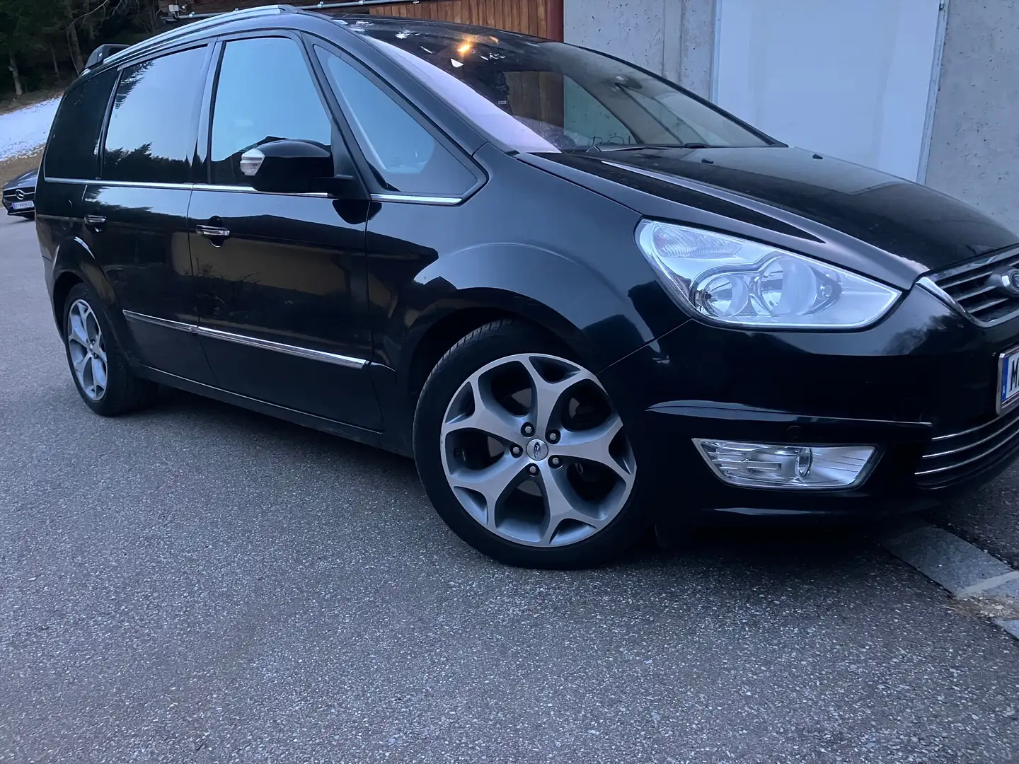 Ford Galaxy Galaxy Titanium 2,0 TDCi Aut. Titanium Schwarz - 1