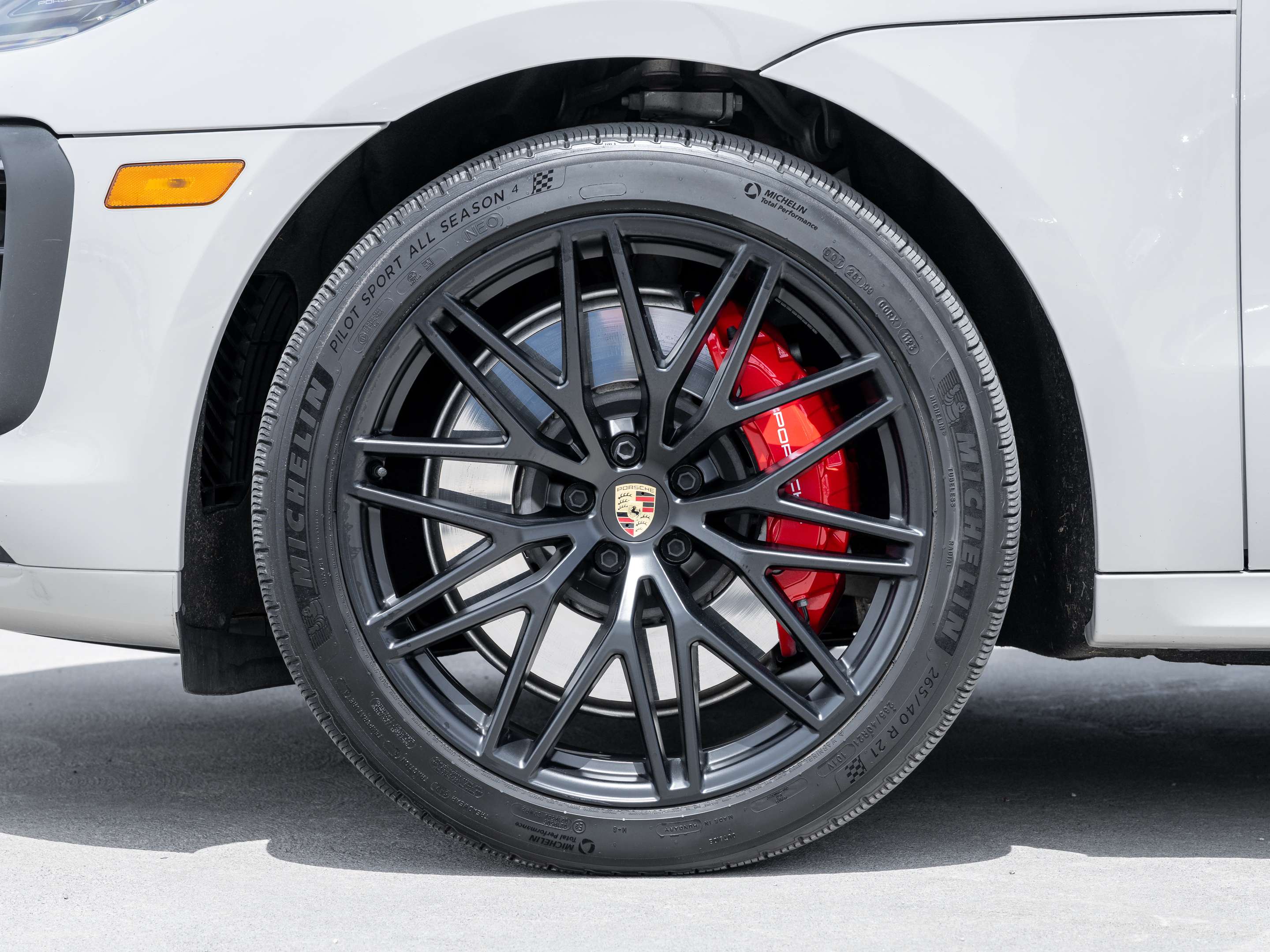2023 Porsche Macan GTS | 2 Year Extended Warranty | 434 Horsepower thumb 9