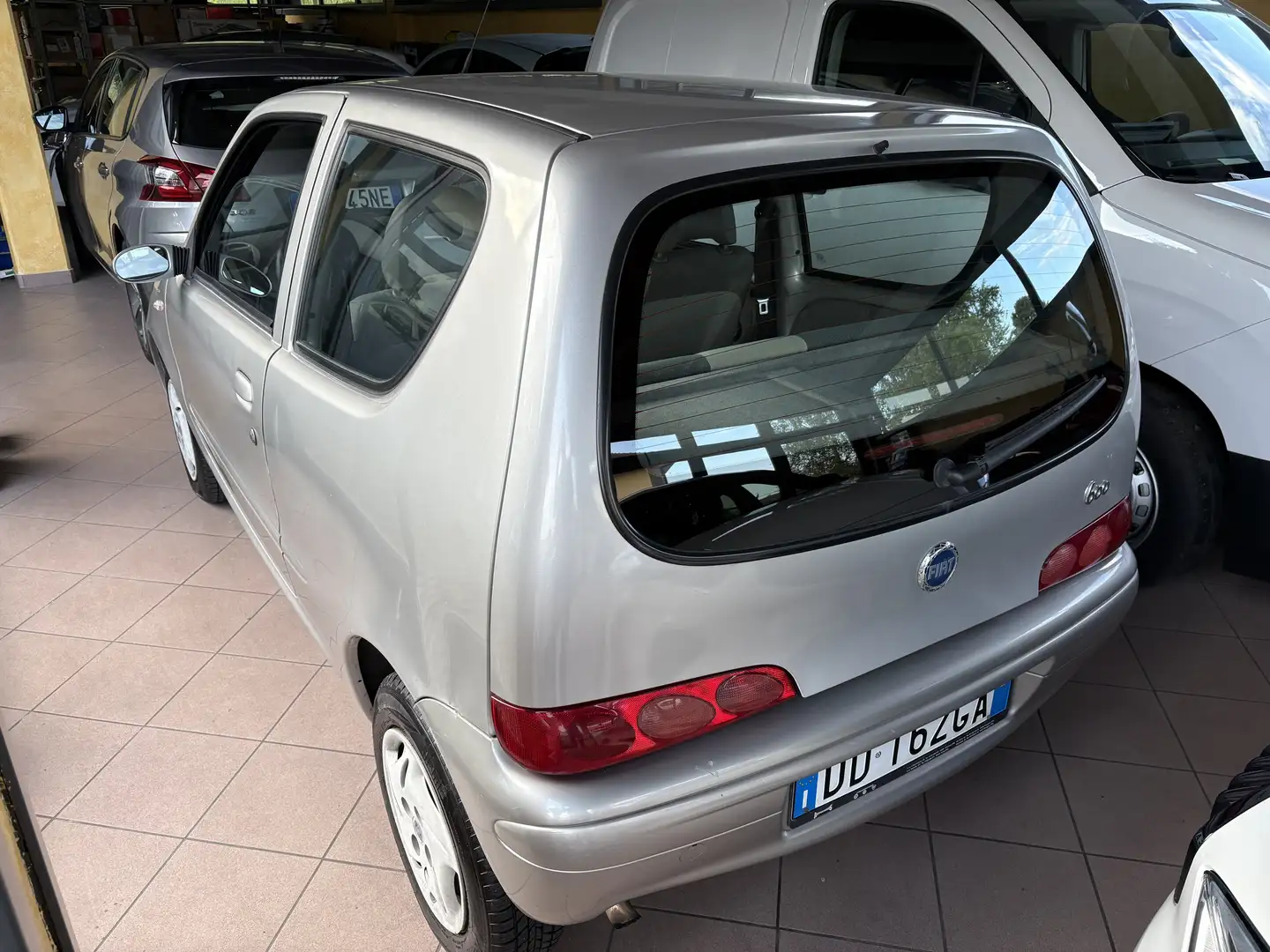 Fiat 600 1.1 Active (class) GARANZIA, DISTRIBUZIONE NUOVA Ezüst - 2