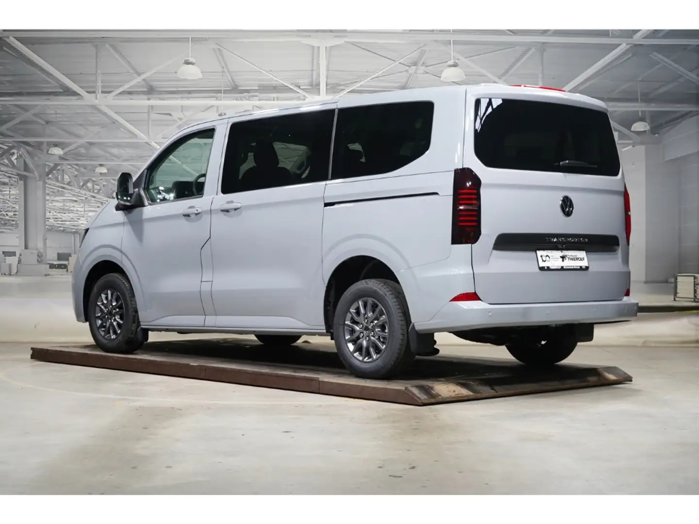 Volkswagen T7 Transporter Kombi 2.0 TDI AHK Connect Paket Gri - 2