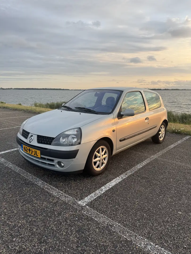 Renault Clio 1.6-16V Privilège top met LED verlichting Grijs - 2