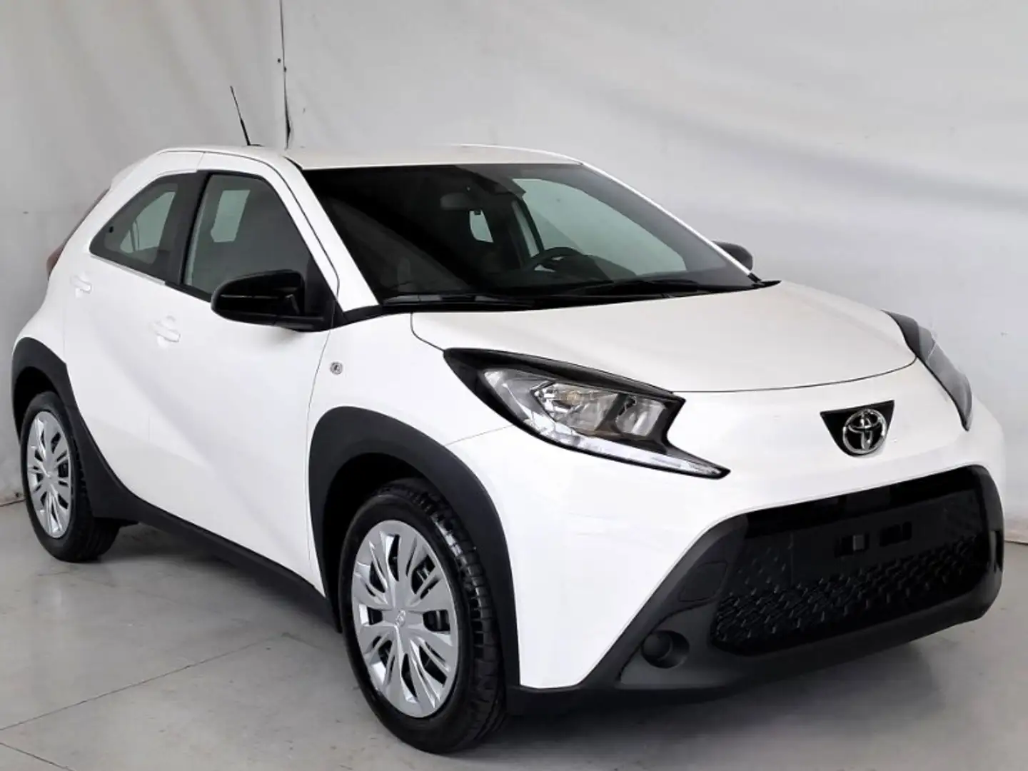 Toyota Aygo X 1.0 VVT-i 72 CV 5p. Active Blanc - 2