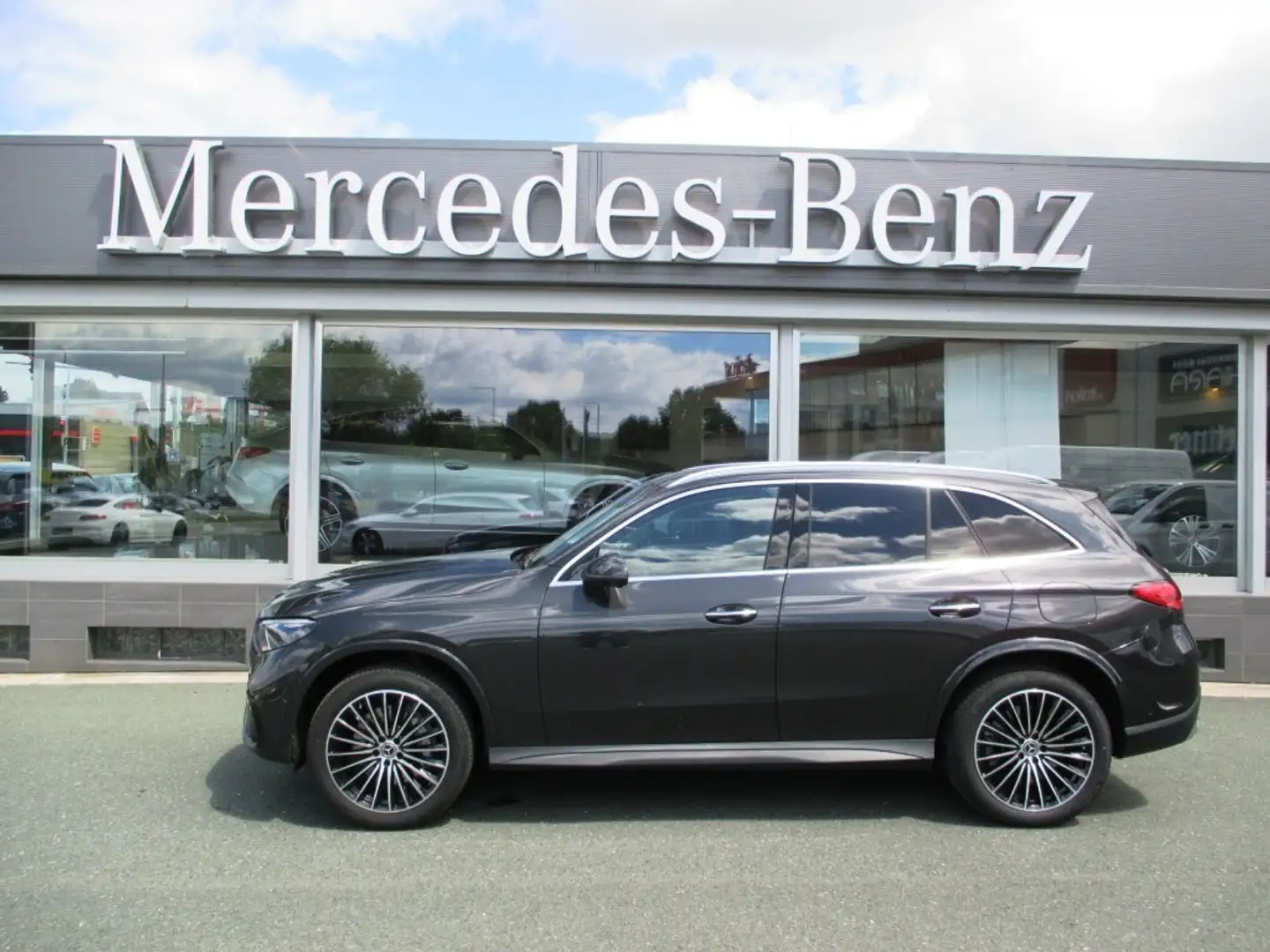 Mercedes-Benz GLC 300 de 4MATIC AMG Line AMG Navi MBUX KeyGo Grijs - 2