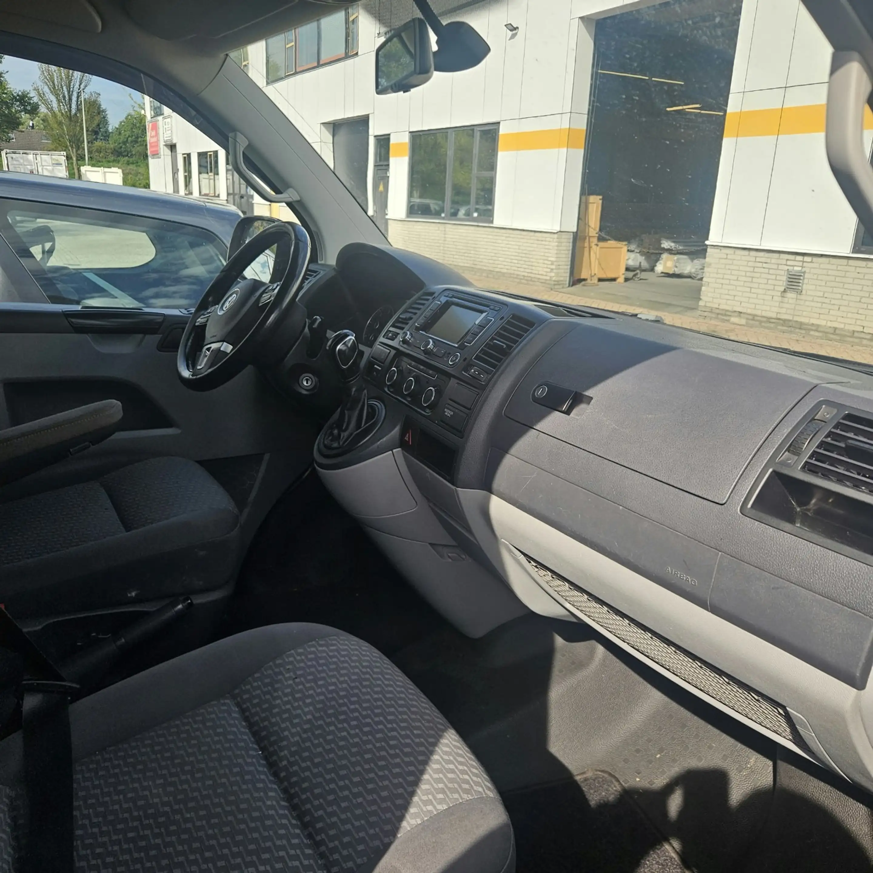 Volkswagen Transporter 2.0 TDI L2H1 DC Comfortline — photo 13