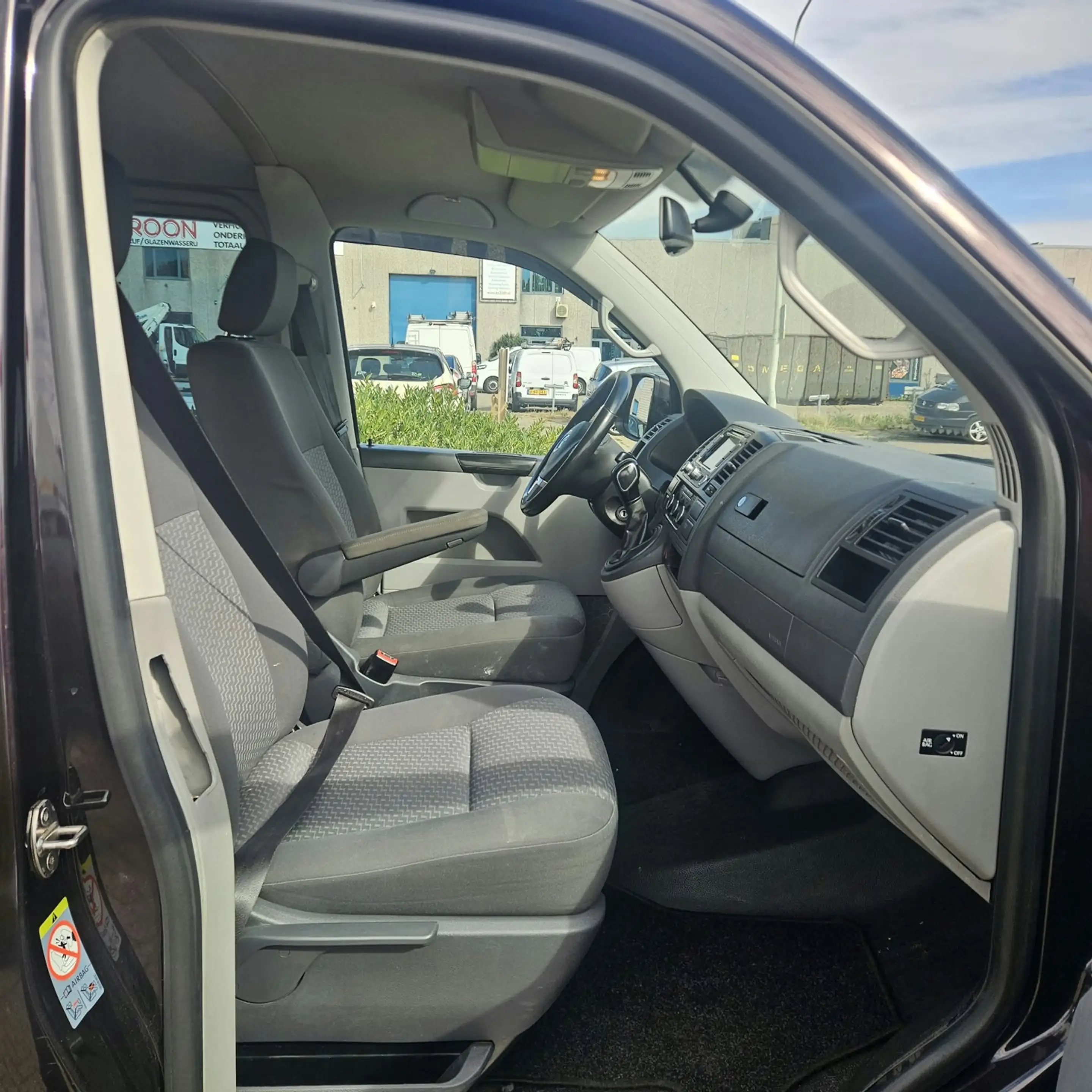 Volkswagen Transporter 2.0 TDI L2H1 DC Comfortline — photo 7
