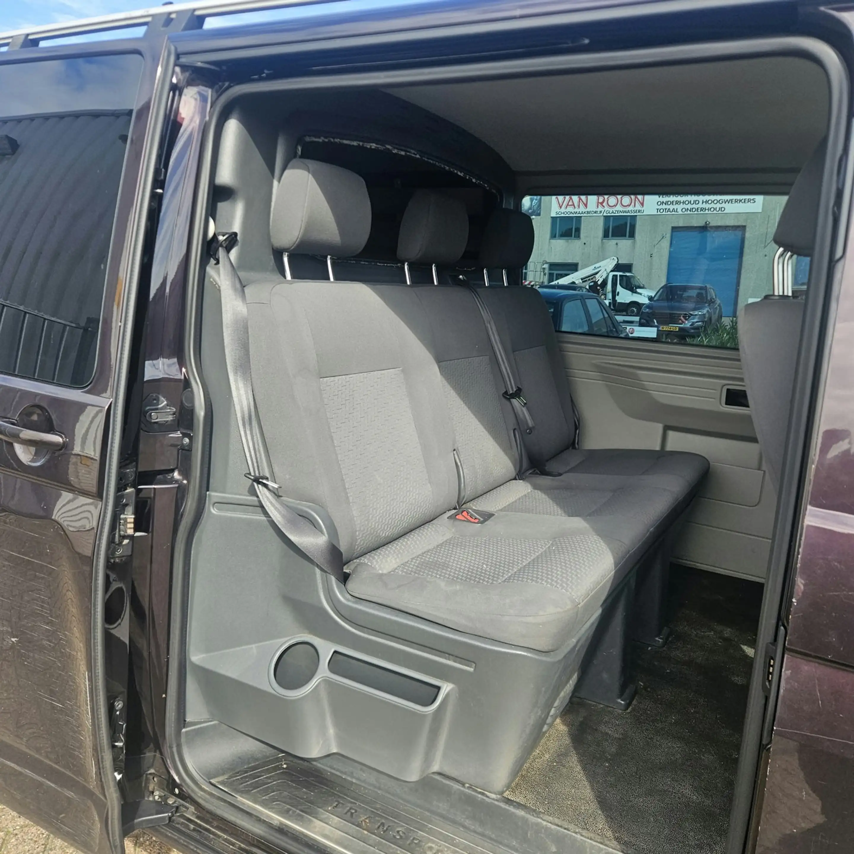 Volkswagen Transporter 2.0 TDI L2H1 DC Comfortline — photo 5