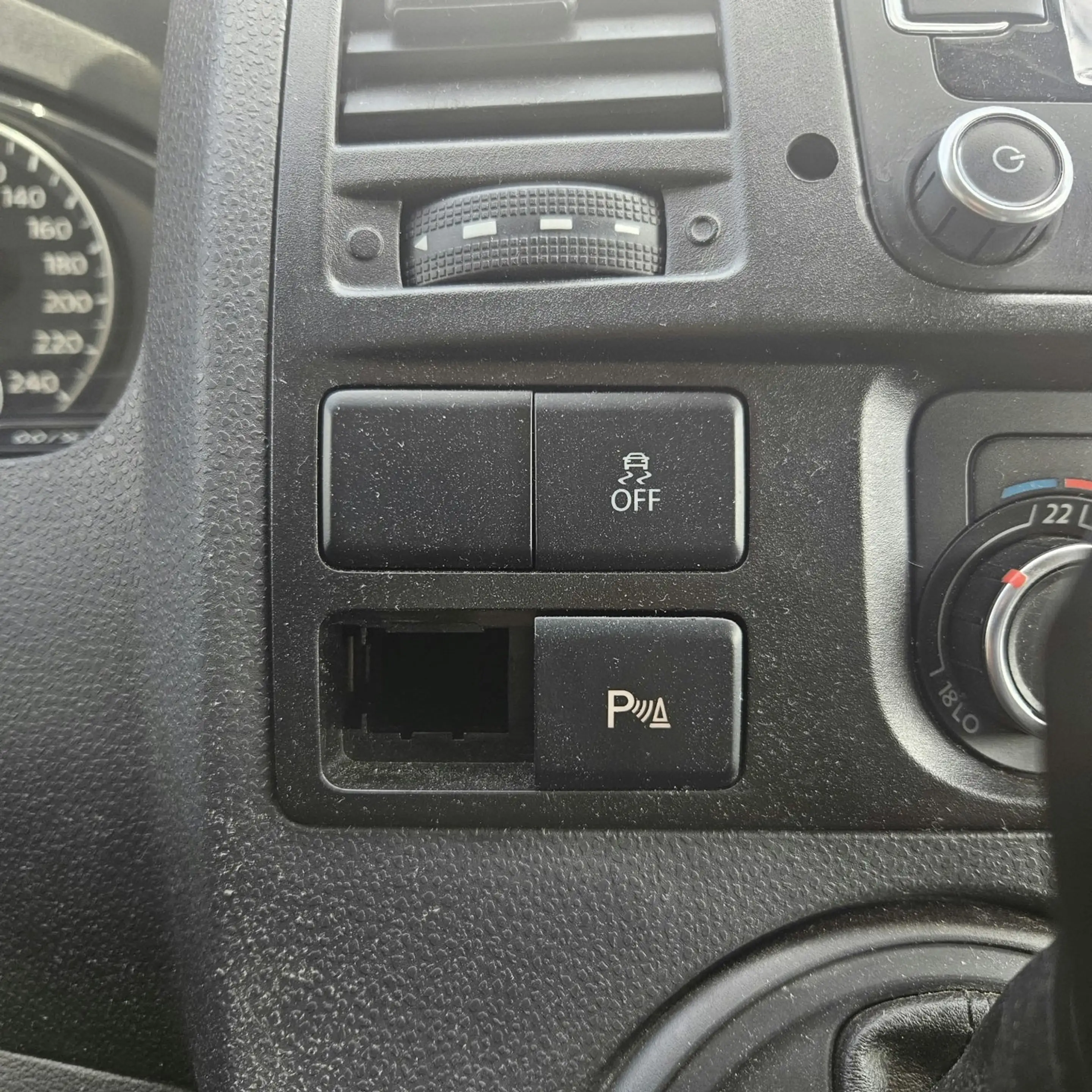 Volkswagen Transporter 2.0 TDI L2H1 DC Comfortline — photo 15