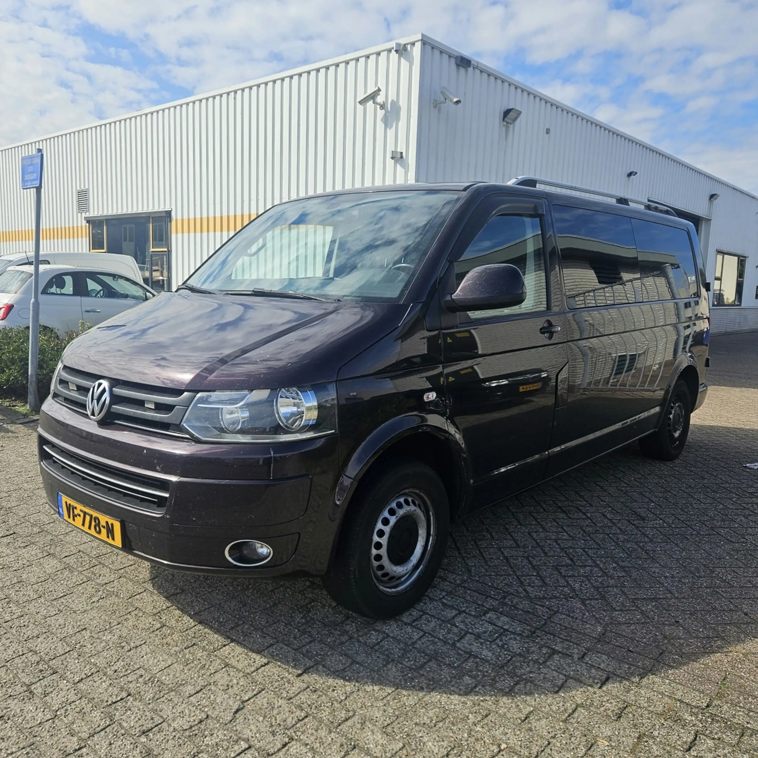 Volkswagen Transporter 2.0 TDI L2H1 DC Comfortline — photo 2
