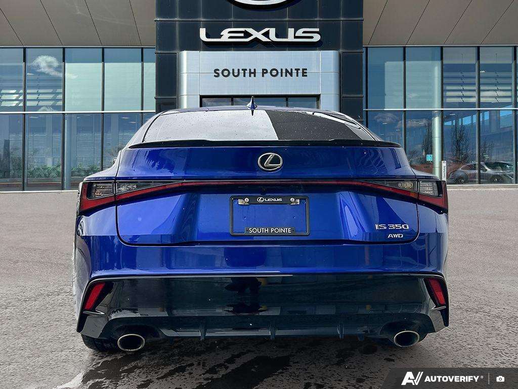 2023 Lexus IS Sedan