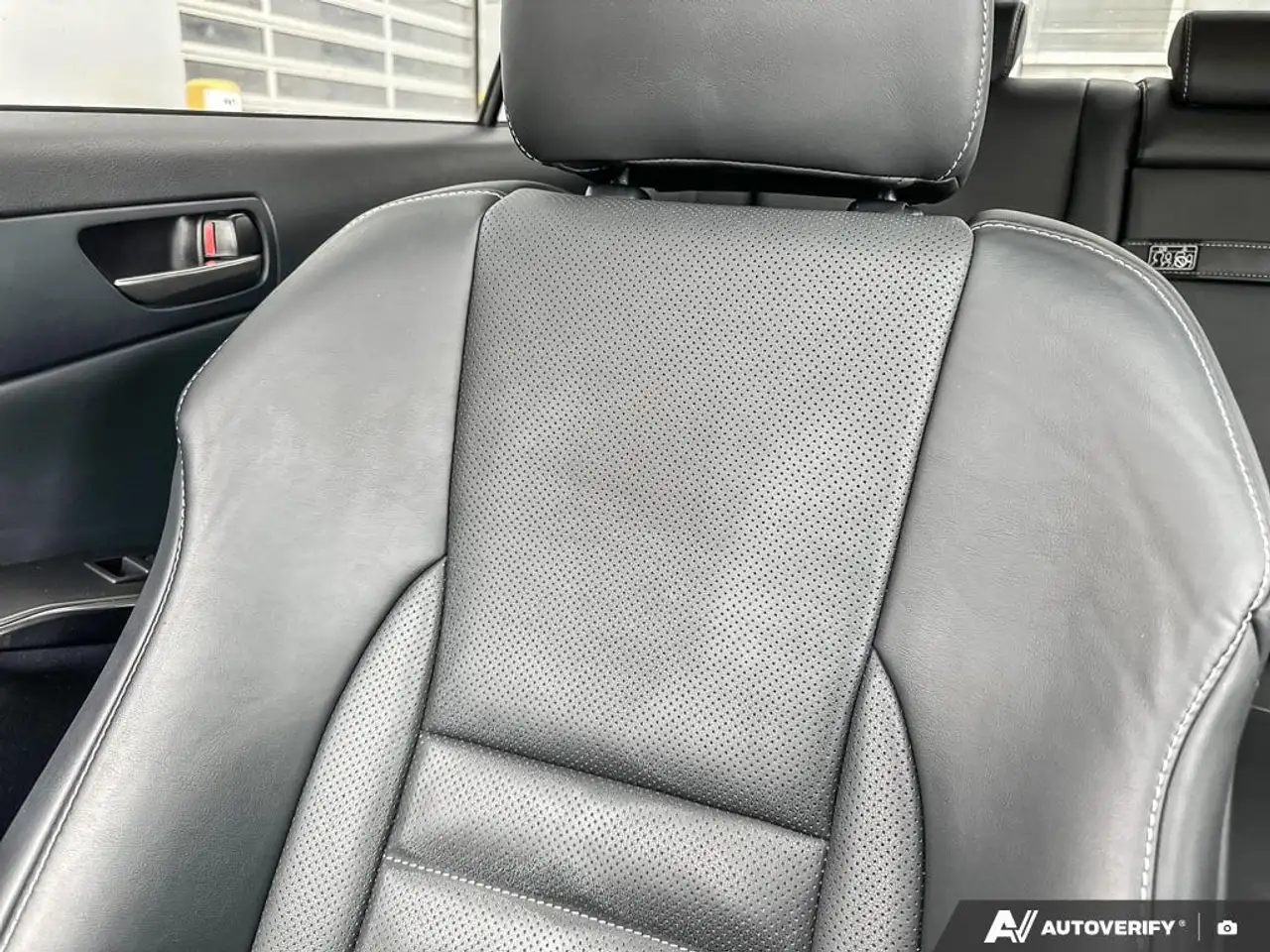 Lexus IS снимка Lexus IS