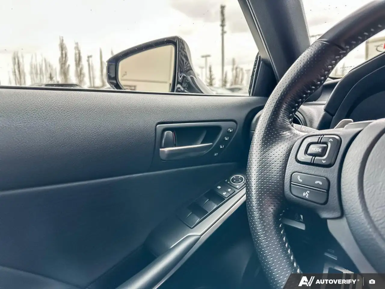 Lexus IS снимка Lexus IS