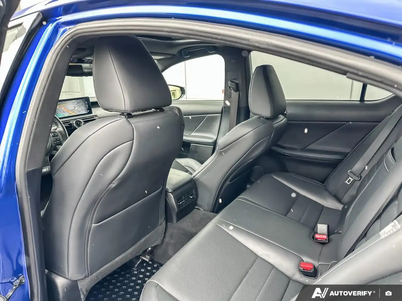Lexus IS снимка Lexus IS