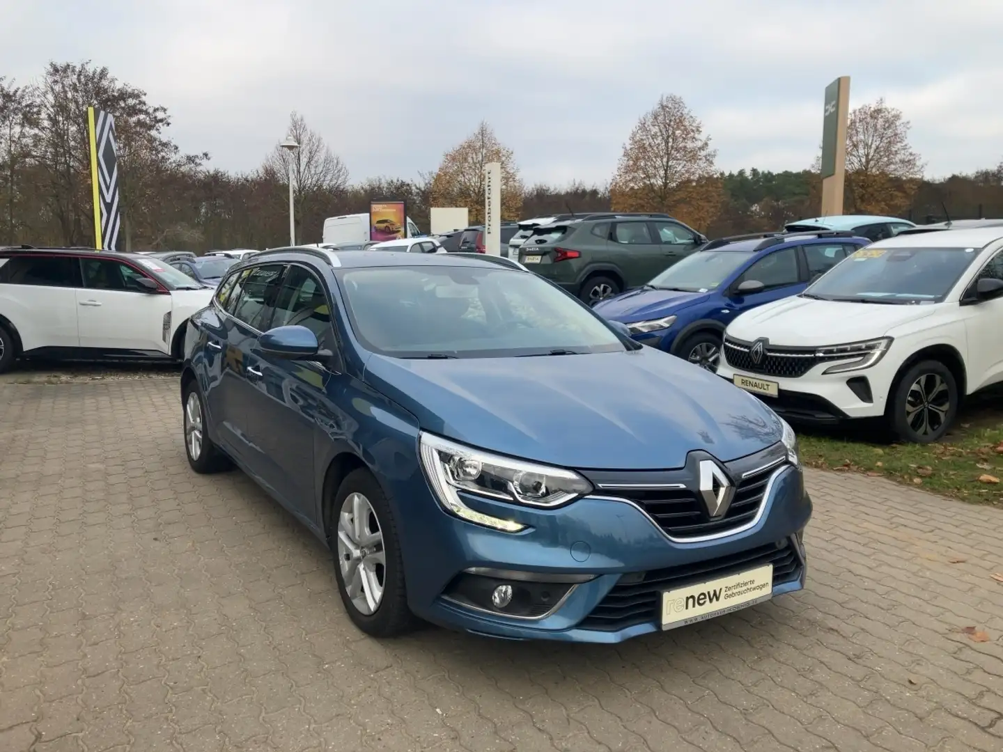 Renault Megane IV Kombi Business Automatik TCe140 Blau - 2