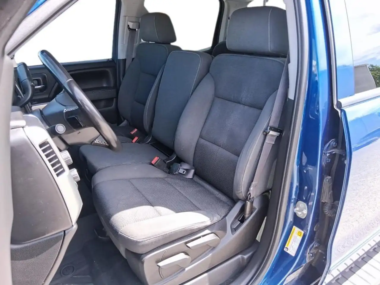 Chevrolet Silverado 1500 photo Chevrolet Silverado 1500