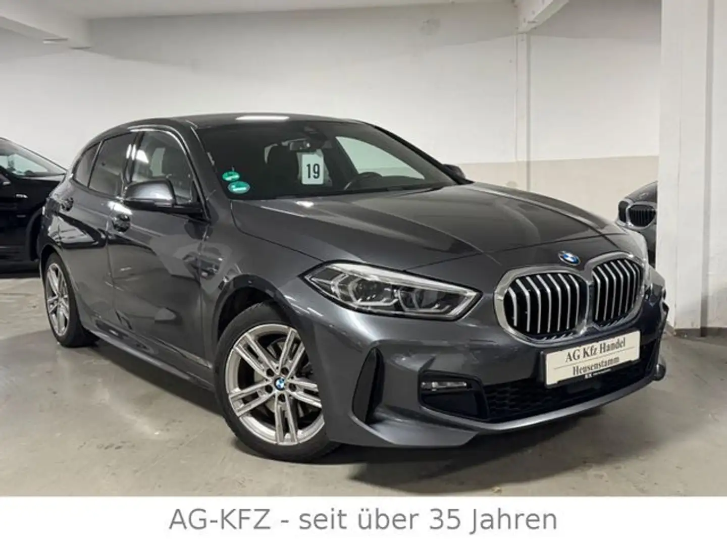 BMW 118 d M Sport/HUD/DigTacho/SPUR/DAB/1.Hand Grau - 1