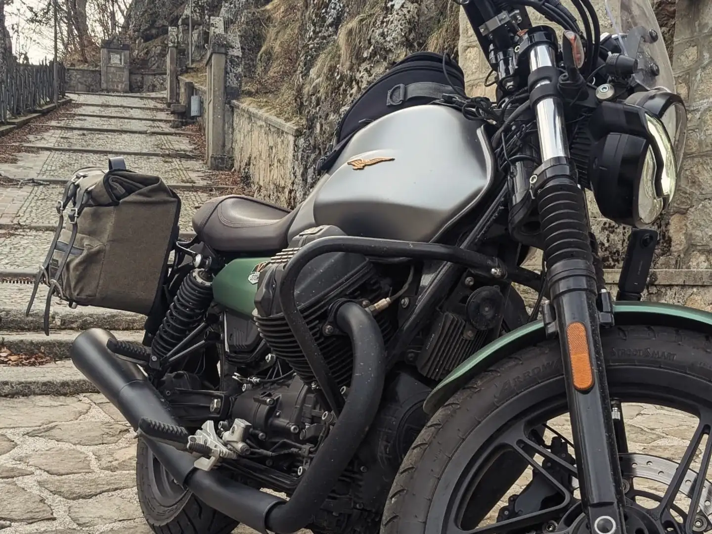 Moto Guzzi V 7 Verde - 1