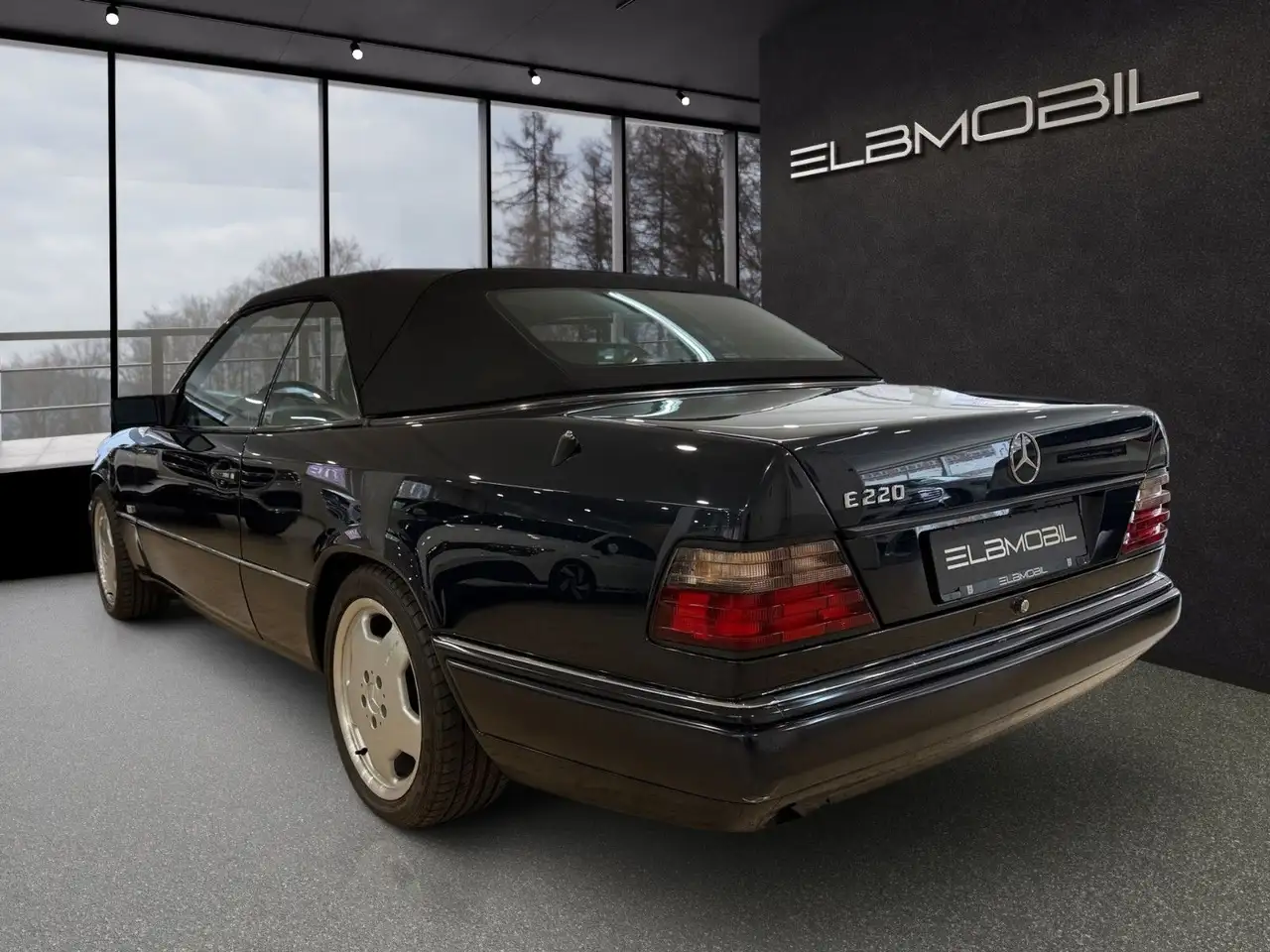 Mercedes-Benz E 220 FINAL EDITION Sitzh.*Sportfahrwerk* 17"AMG, foto 3