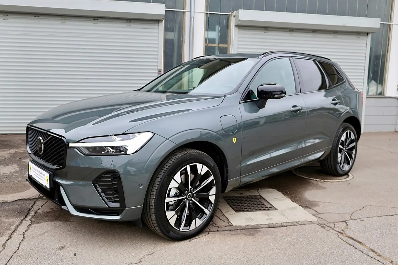 Volvo XC60 T6 AWD PHEV 18,8kWh Ultra Dark Aut. Mj.2026 Brun - 2