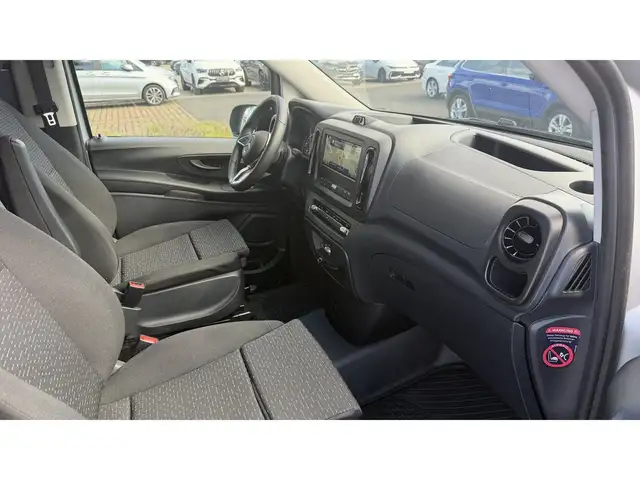 Mercedes-Benz Vito view 11