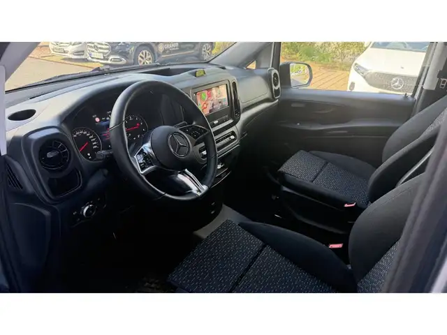 Mercedes-Benz Vito view 10
