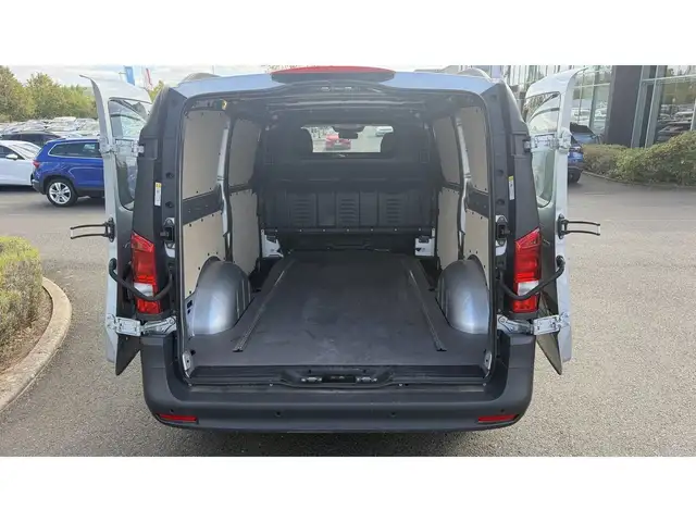 Mercedes-Benz Vito view 7