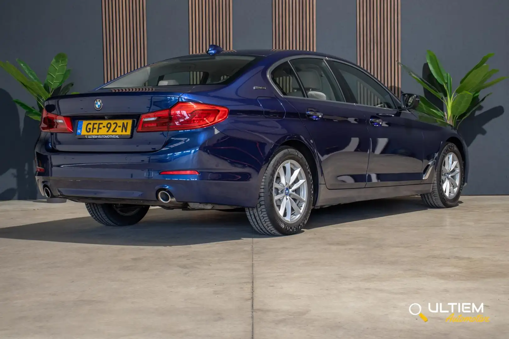 BMW 530 5-serie 530e iPerformance Executive | LED*LEDER Blauw - 2
