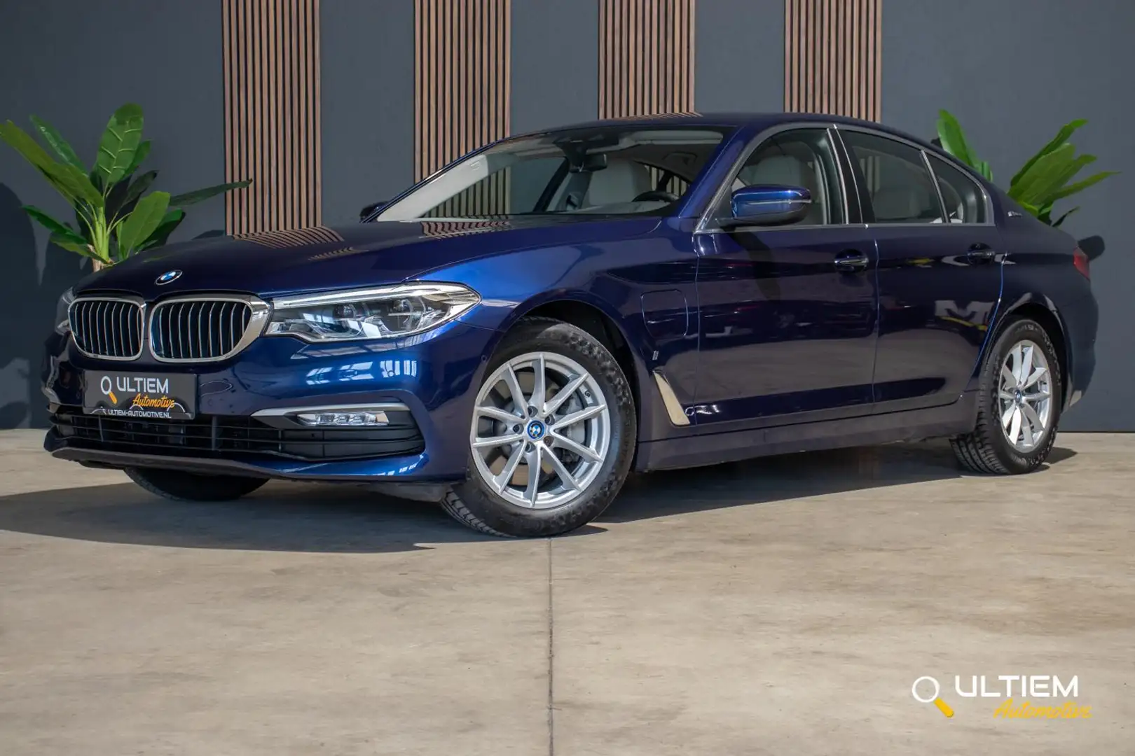 BMW 530 5-serie 530e iPerformance Executive | LED*LEDER Blauw - 1