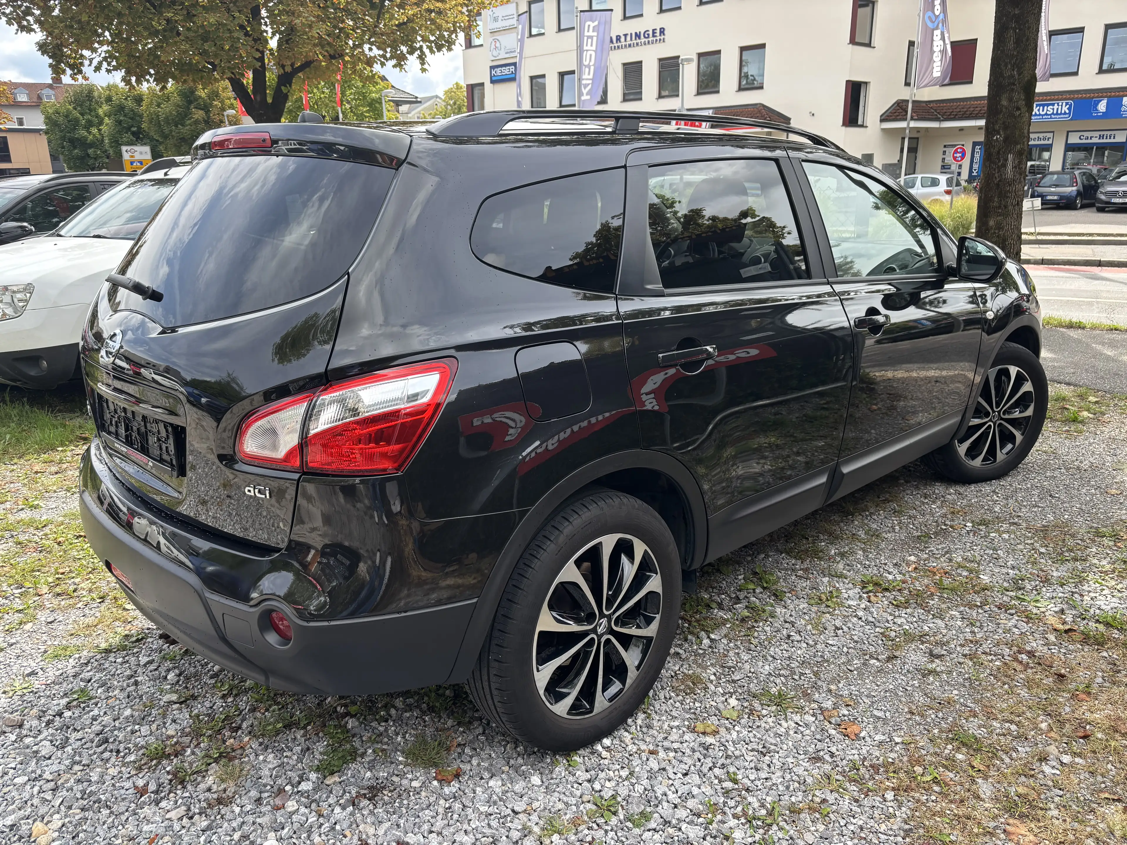 Nissan Qashqai+2 360 4X4 — photo 5