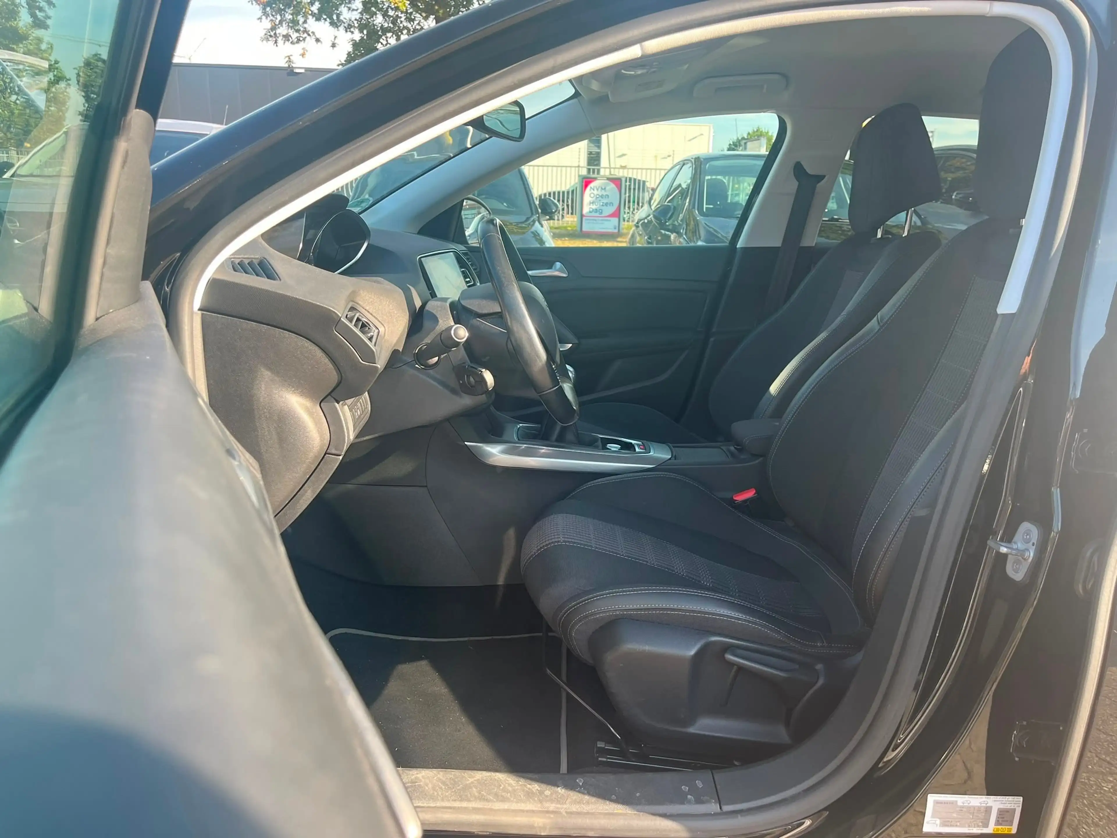 Peugeot 308 1.2 PureTech Allure | Navi | Trekhaak | LED | Keyl — photo 8