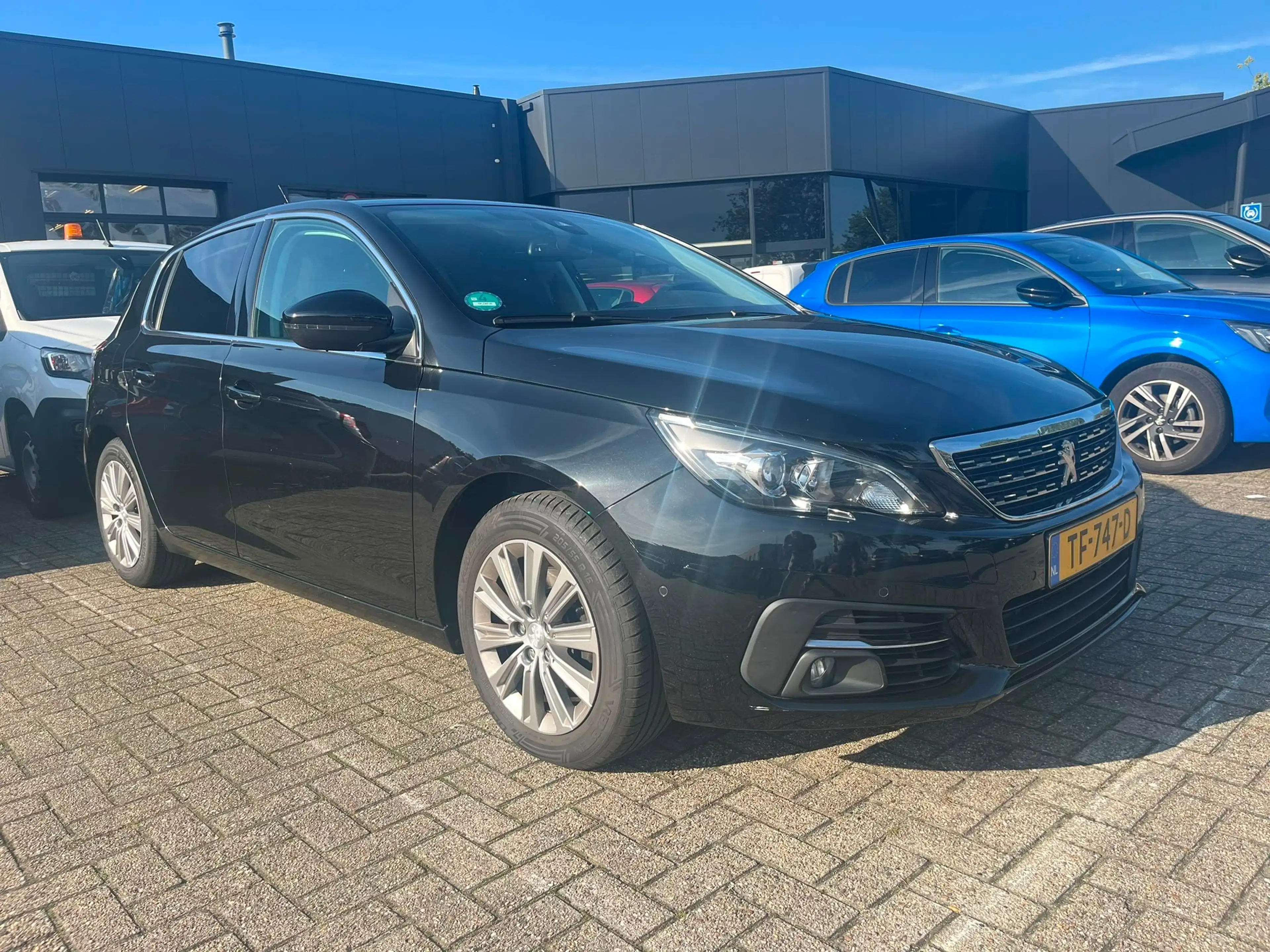 Peugeot 308 1.2 PureTech Allure | Navi | Trekhaak | LED | Keyl — photo 3