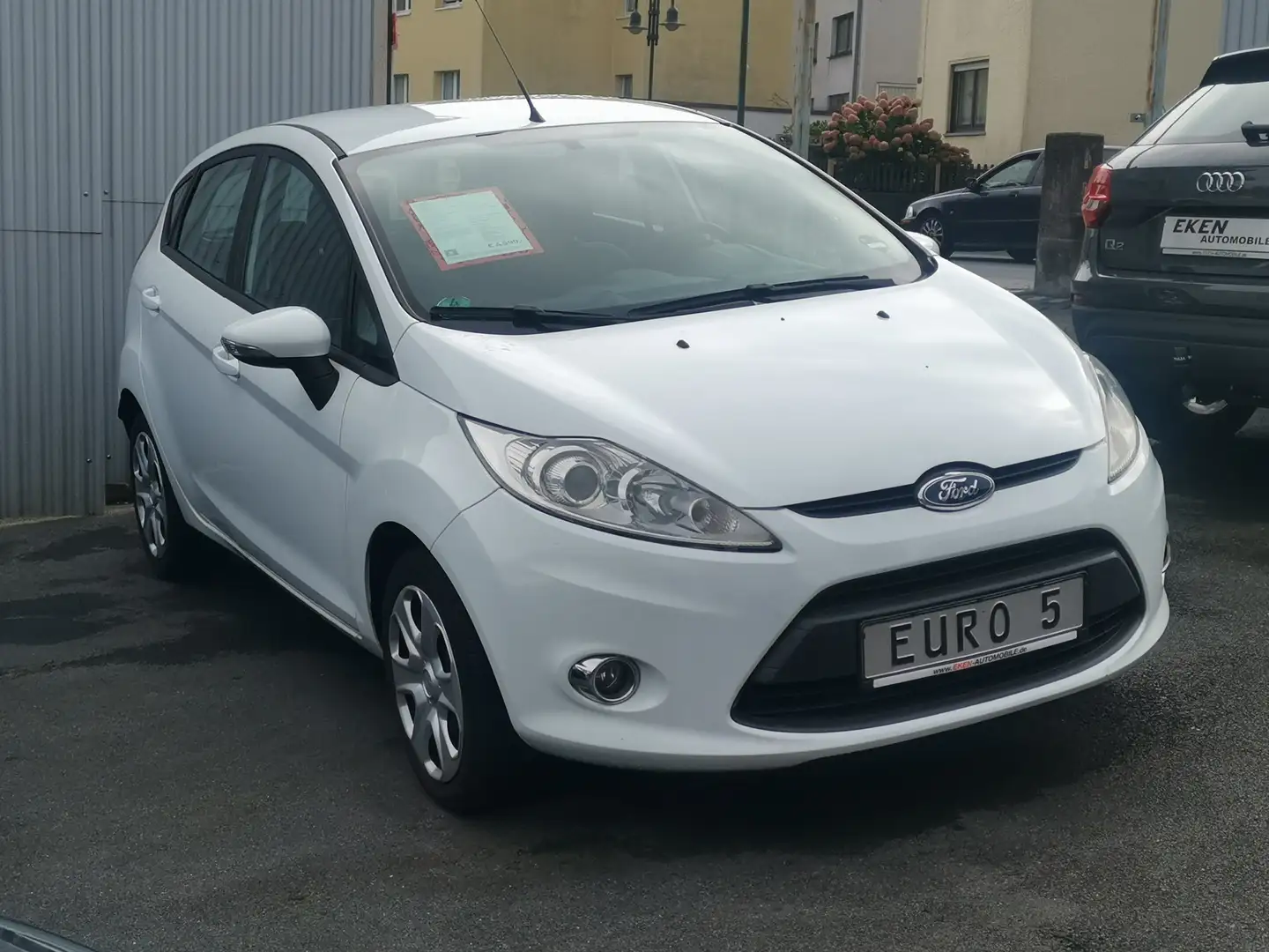 Ford Fiesta Champions Edition 4 Türig / Gepflegt Weiß - 2