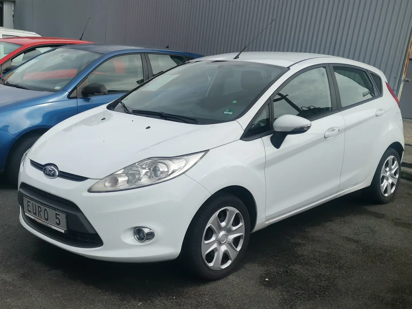 Ford Fiesta Champions Edition 4 Türig / Gepflegt Weiß - 1