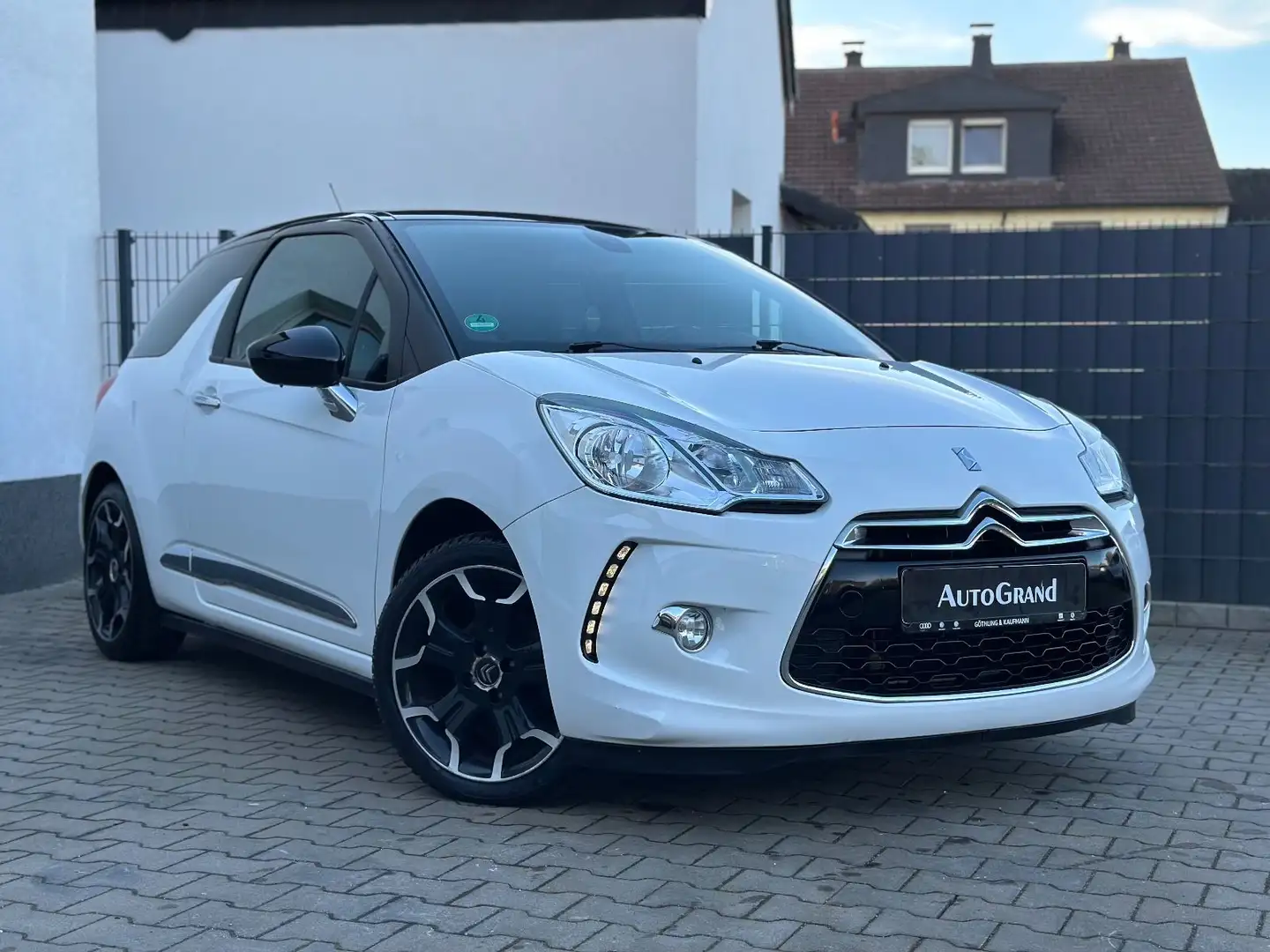 Citroen DS3 1.6 VTi SoChic*Klima*LED*HIFI*Temp*R17*PDC Blanc - 1