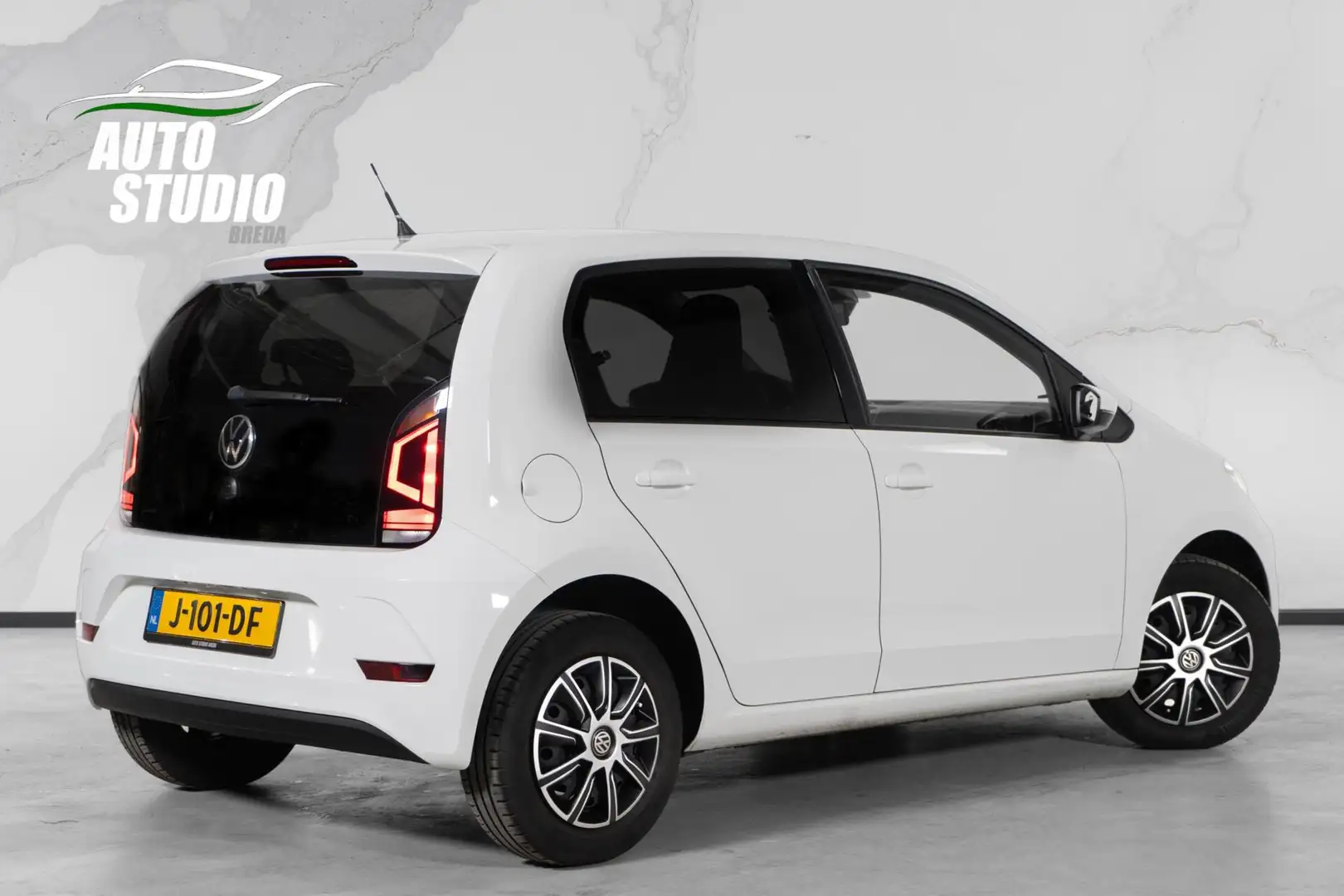 Volkswagen up! 1.0 BMT move up! 5drs | NL | Airco | Rijklaar Wit - 2