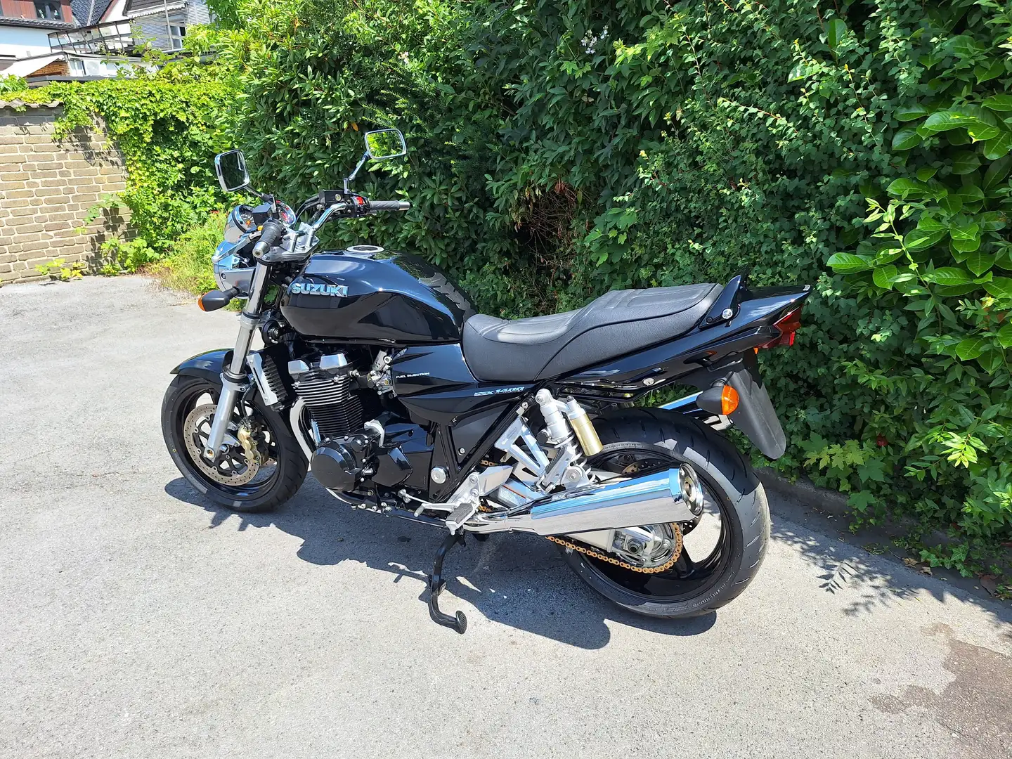 Suzuki GSX 1400 2. Hand 7.800km Scheckheft Neuzustand crna - 2