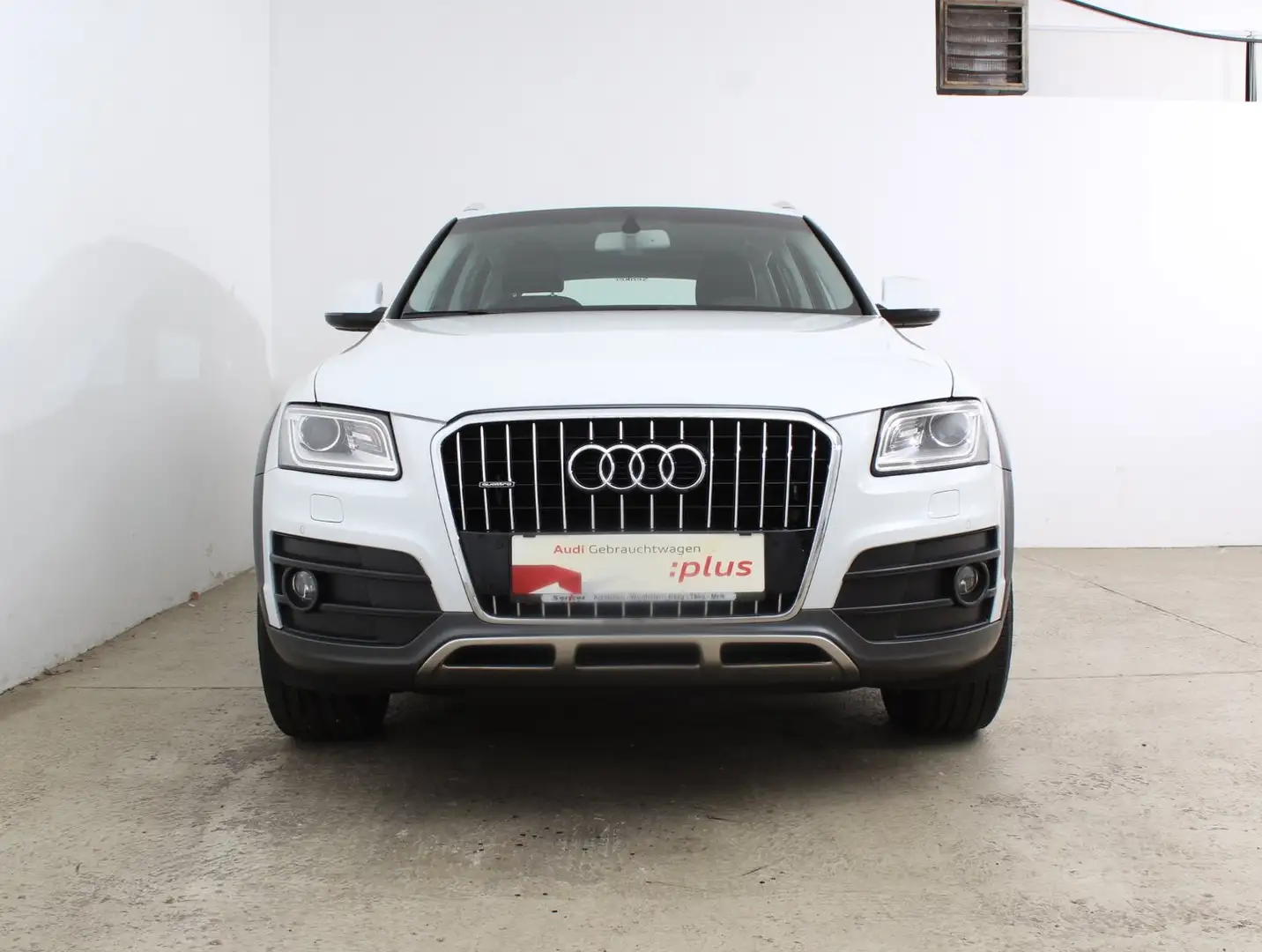 Audi Q5 2.0 TDI quattro offroad intense Weiß - 2
