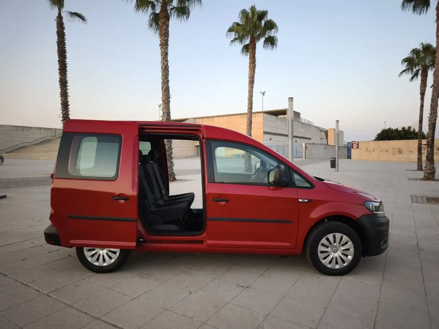 Volkswagen Caddy Edition 2.0 TDI 75kW 102CV BMT Burdeos - 1