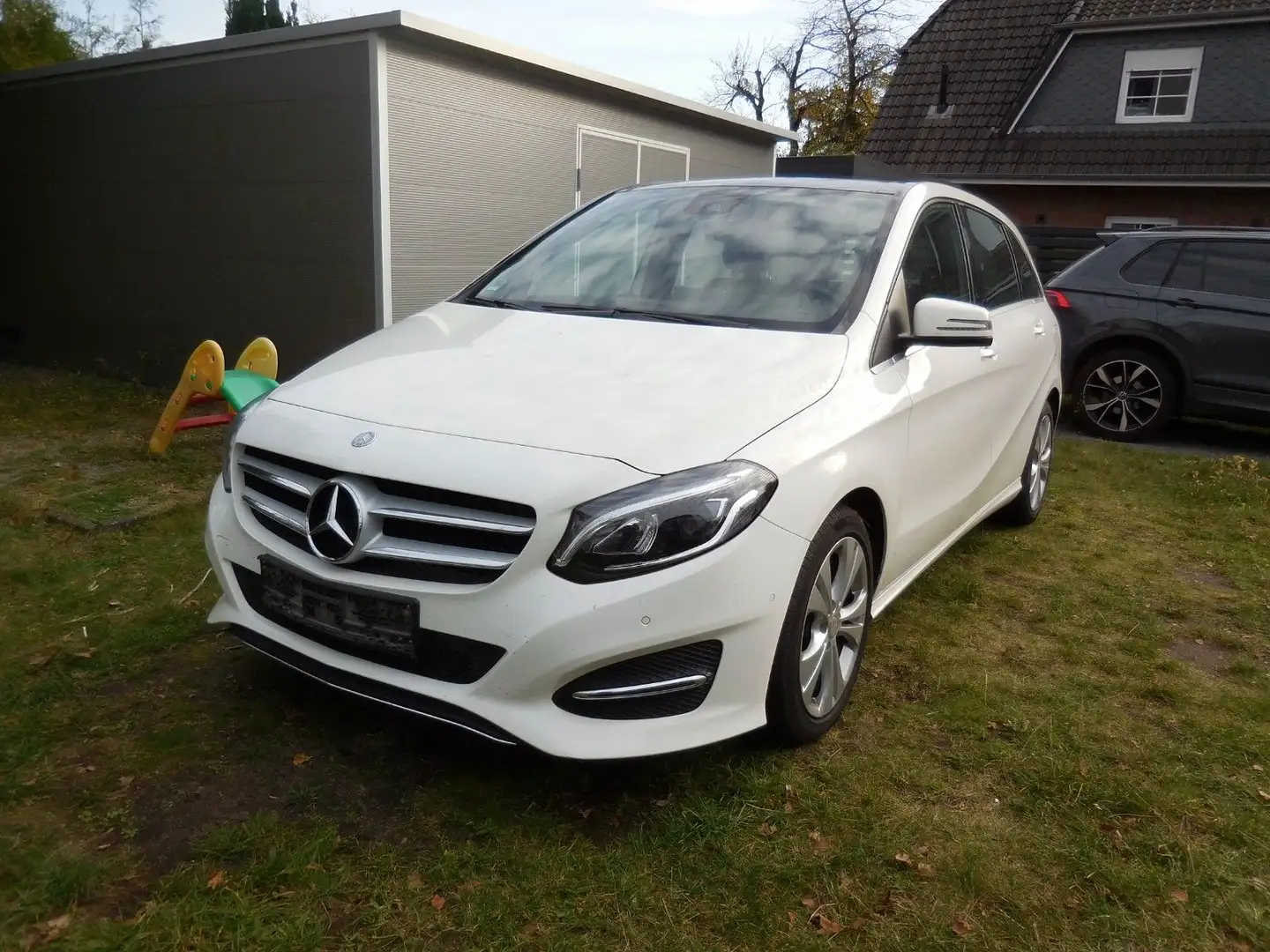 Mercedes-Benz B 220 d Aut. Edition Urban.LED.Pano.Navi.Kamera Blanc - 2