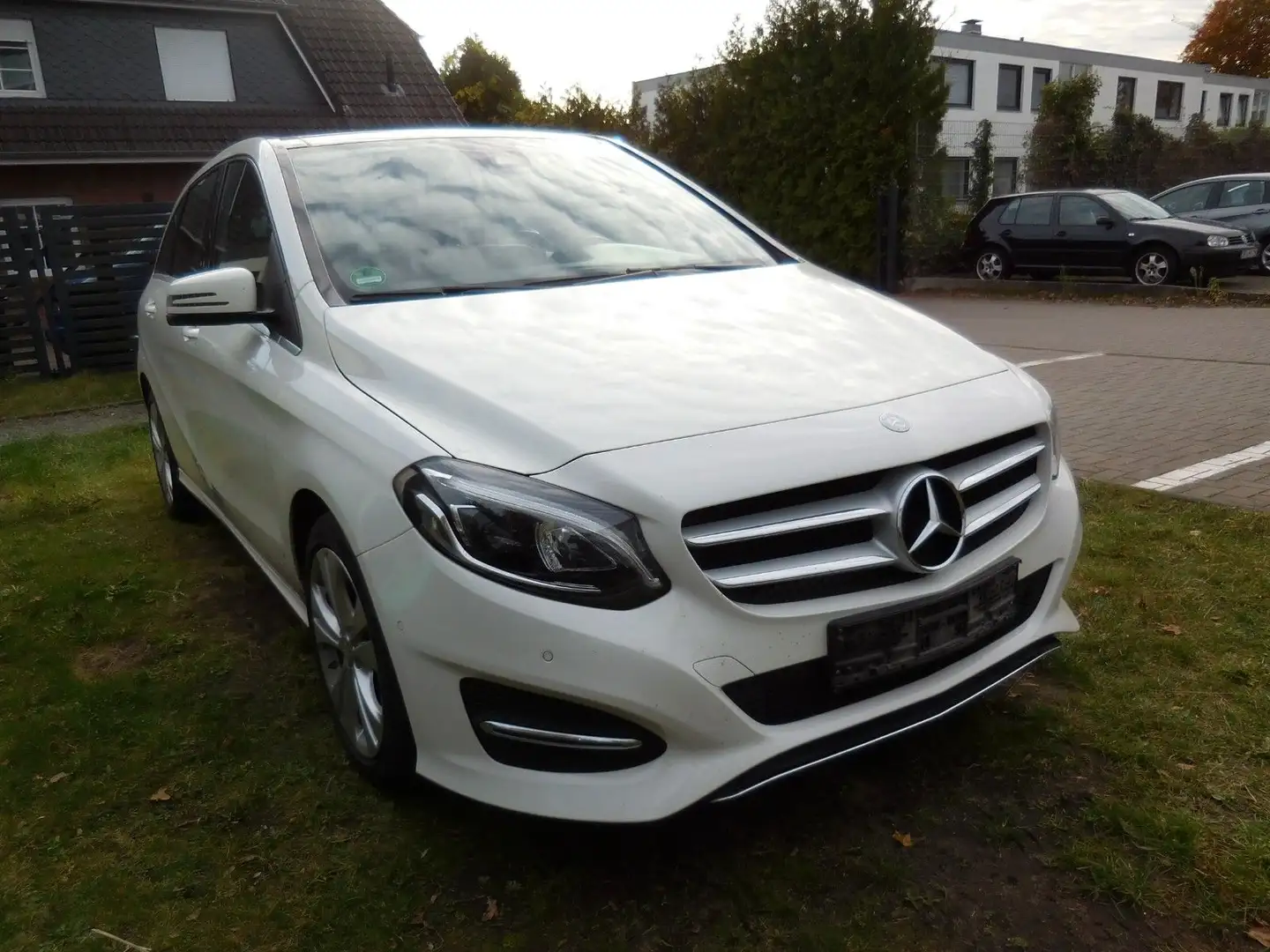 Mercedes-Benz B 220 d Aut. Edition Urban.LED.Pano.Navi.Kamera Blanc - 1