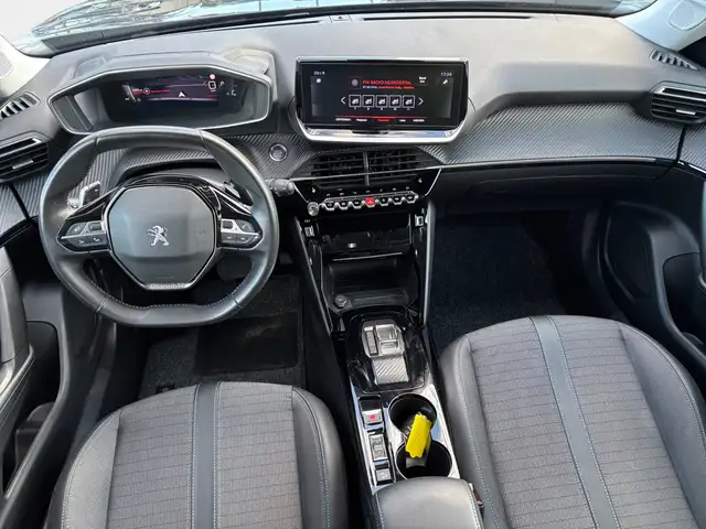 Peugeot 2008 view 9