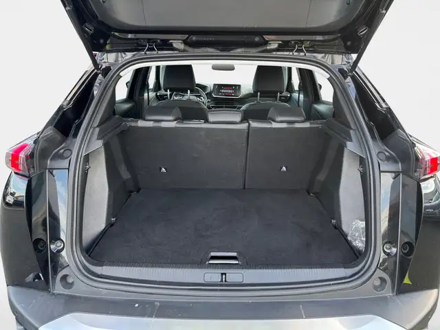 Peugeot 2008 view 11
