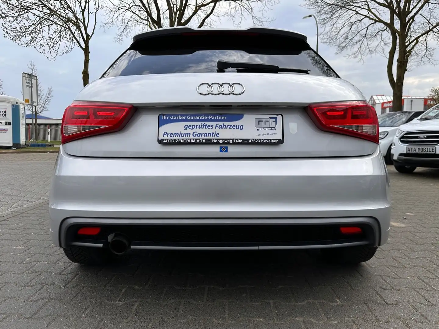 Audi A1 S-LINE, NAVI,  17'' ALU Stříbrná - 2