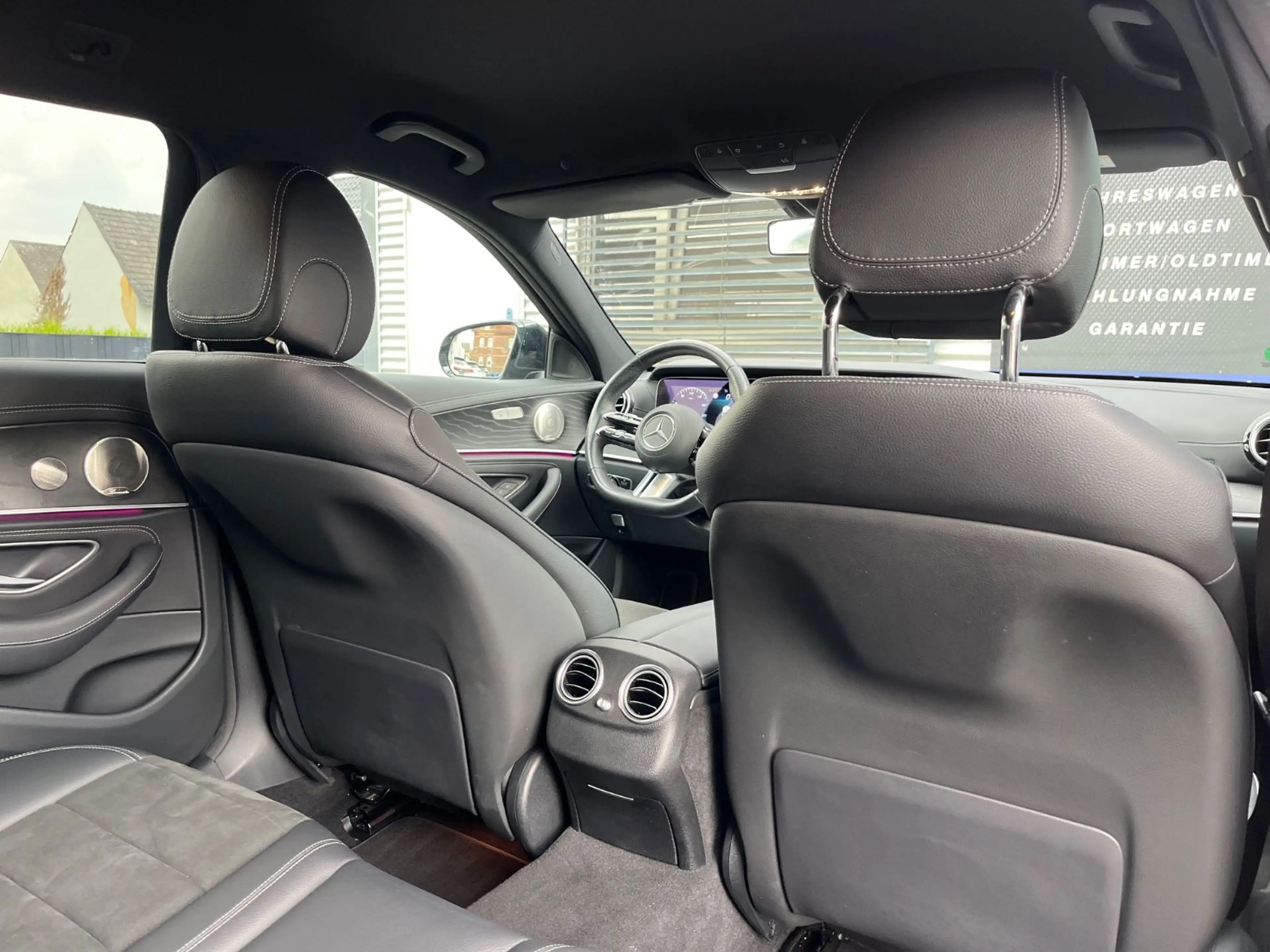 Mercedes-Benz E 300 d 4M AMG LINE*NIGHT*LED*AHK*BURMESTER*AMBI — photo 12