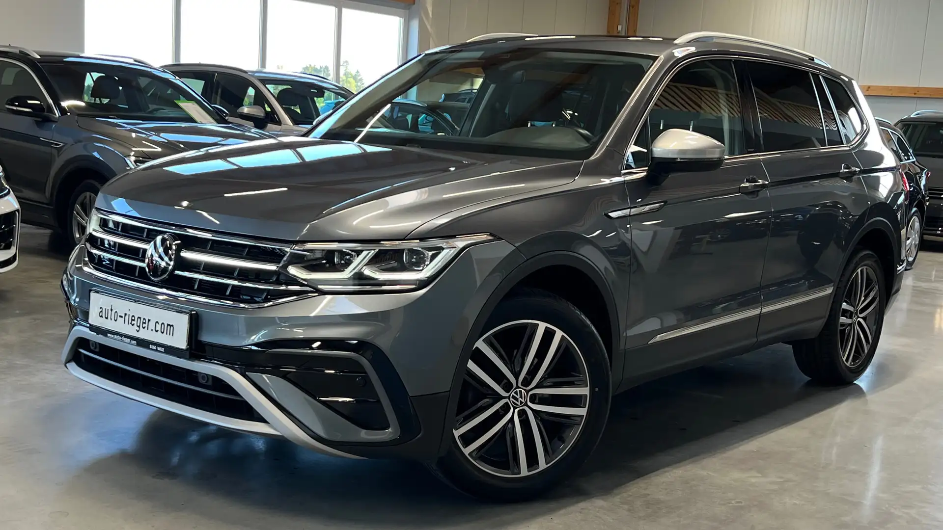 Volkswagen Tiguan Allspace Elegance 4Motion TDI, Pano-Dach, IQ-LED, ACC Grau - 2