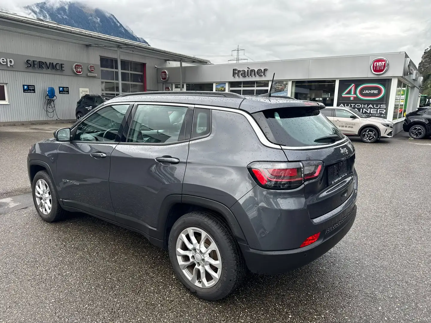 Jeep Compass Longitude 1,3 FWD 6MT 130PS Grau - 2