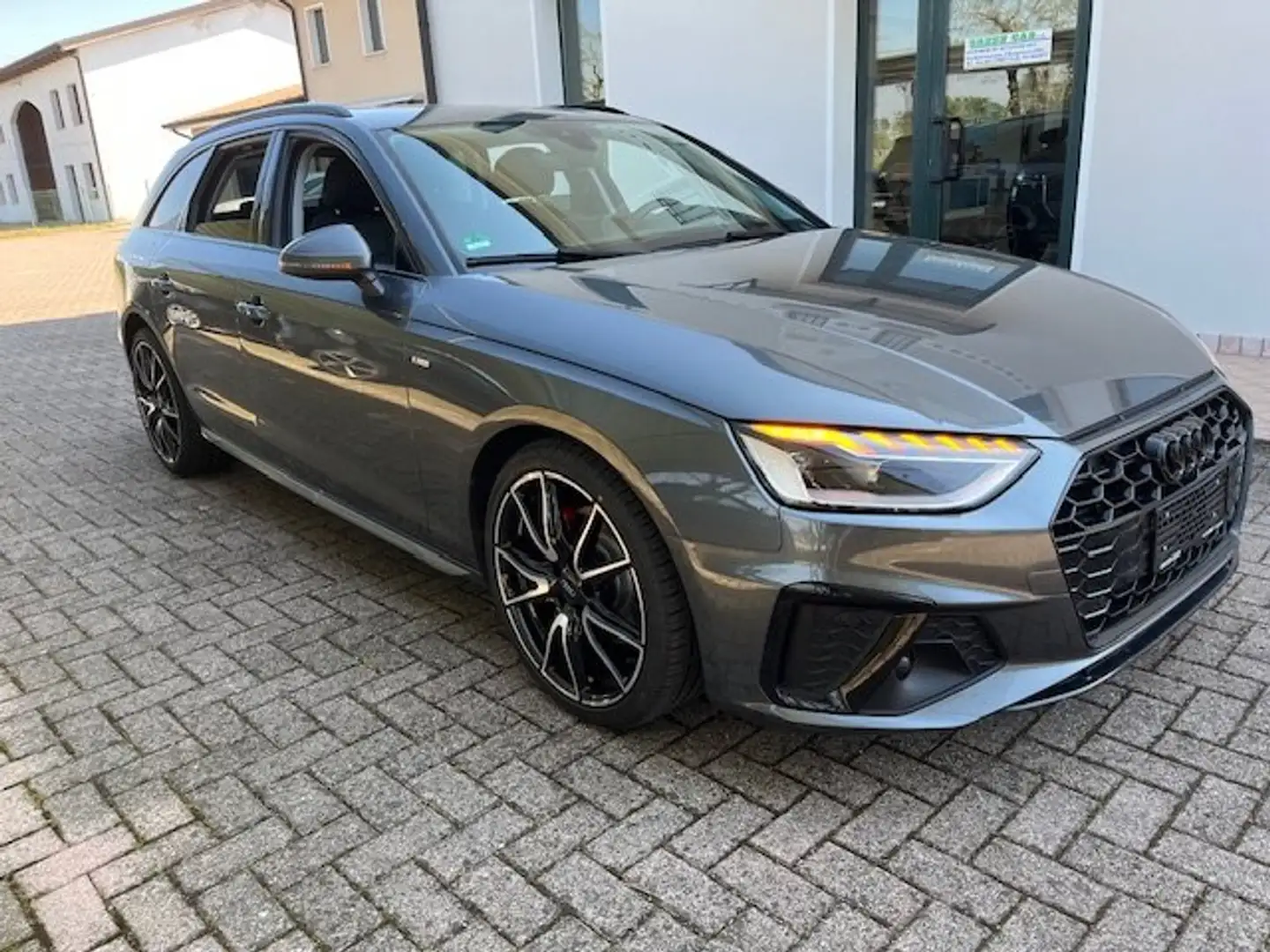 Audi A4 2,0 TDI 204 CV s line VIRTUAL+ LED+MATRIX+SPORT Grigio - 1