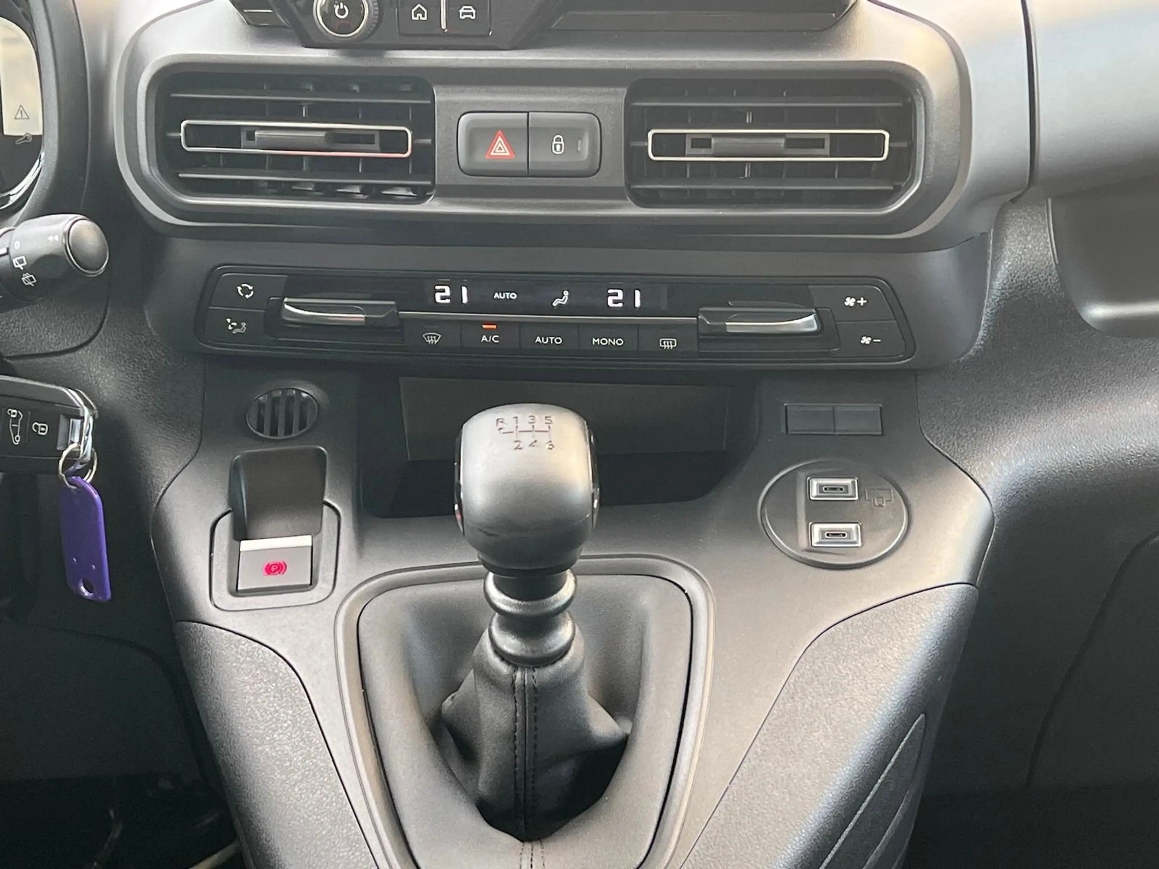 Citroen Berlingo Diesel 131PS MAX M XTR-Paket — photo 14