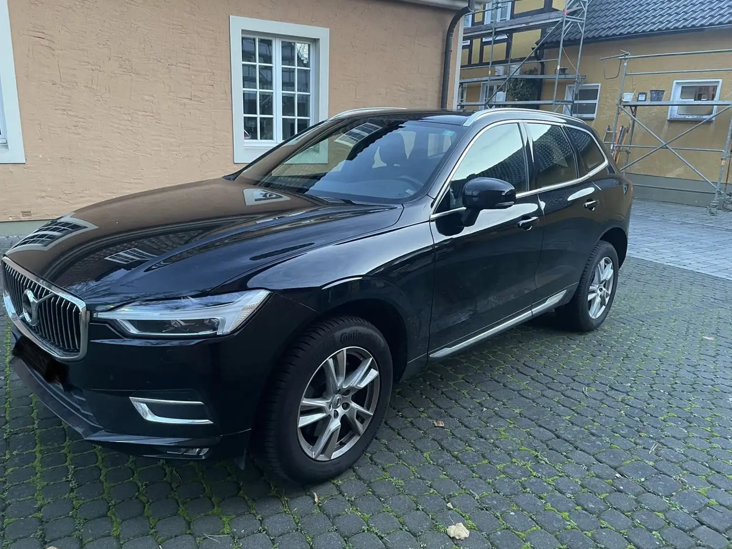 Volvo XC60 2.0 Inscription AWD ~Leder~Navi~Spur~Automatik Schwarz - 1